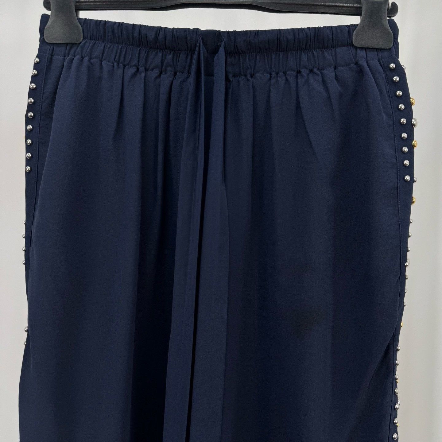 Louis Vuitton Louis Vuitton Studded Silk Shorts Size 36 Size 26" / US 2 / IT 38 - 4 Thumbnail