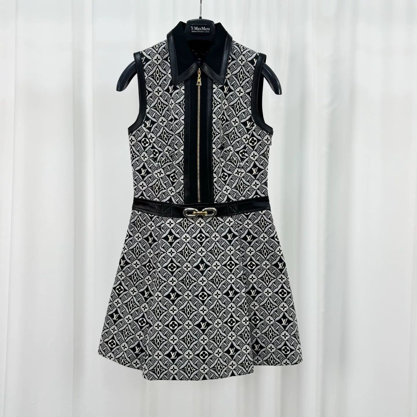 Louis Vuitton Louis Vuitton 1854 Monogram Zip Front Mini Dress Size 36 Size XS / US 0-2 / IT 36-38 - 2 Thumbnail