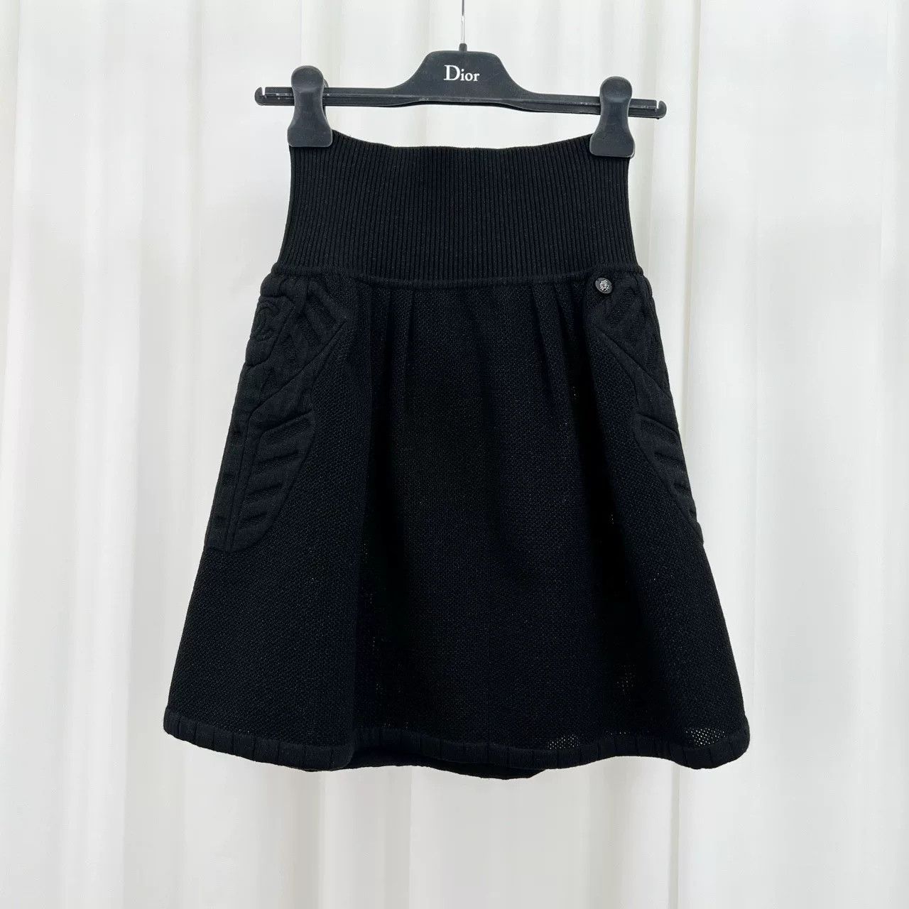 Chanel Chanel Embossed Logo Knit Skirt Size 38 Size 27" / US 4 / IT 40 - 2 Thumbnail