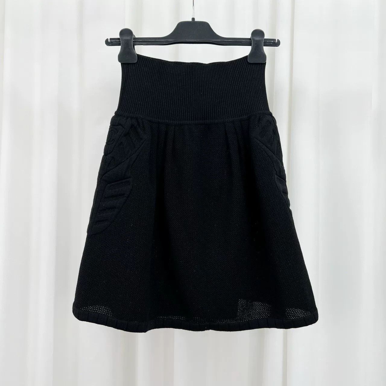 Chanel Chanel Embossed Logo Knit Skirt Size 38 Size 27" / US 4 / IT 40 - 3 Thumbnail