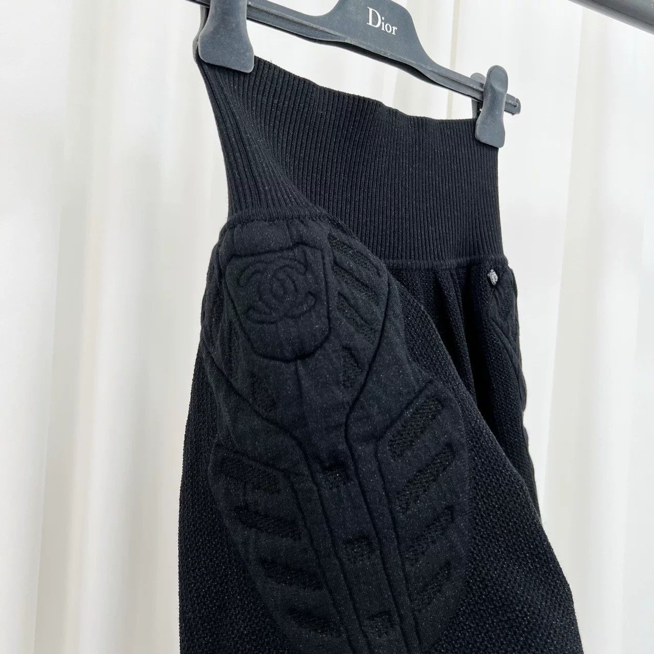 Chanel Chanel Embossed Logo Knit Skirt Size 38 Size 27" / US 4 / IT 40 - 5 Thumbnail