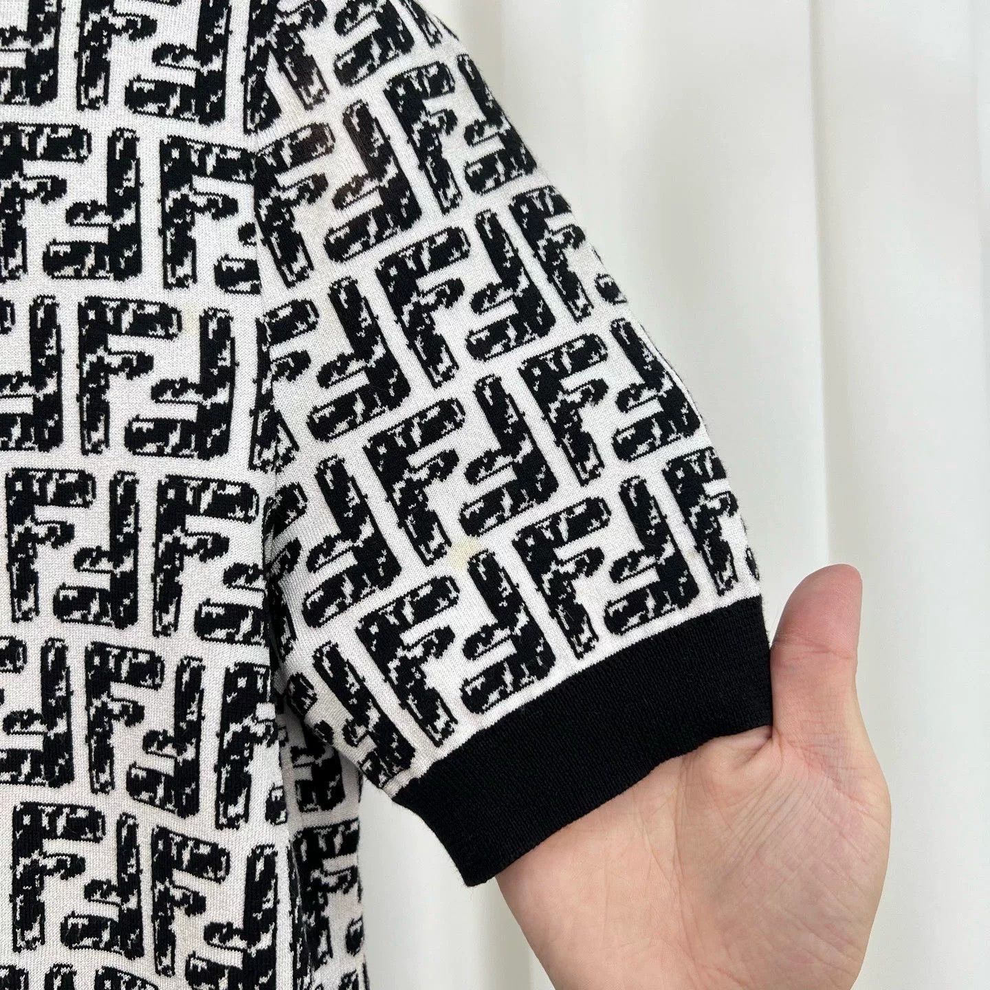 Fendi Fendi FF Logo Knit Short Sleeve Sweater Size 40 Size S / US 4 / IT 40 - 5 Thumbnail
