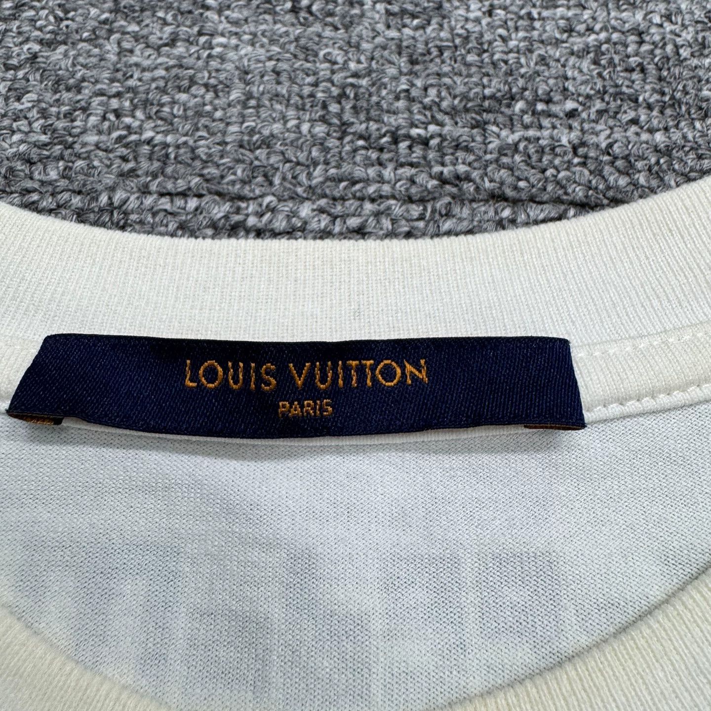 Louis Vuitton Louis Vuitton All-Over Graphic T-Shirt Size S Size US S / EU 44-46 / 1 - 3 Thumbnail