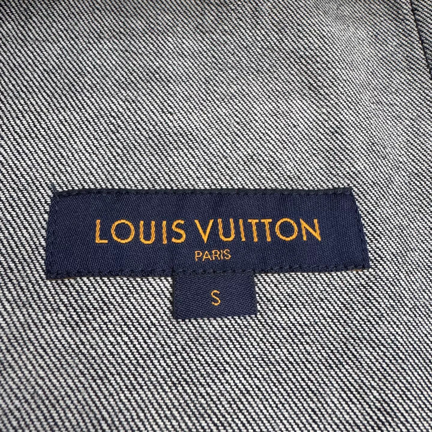 Louis Vuitton Louis Vuitton Floral Logo Button Up Shirt Size S Size US S / EU 44-46 / 1 - 5 Thumbnail