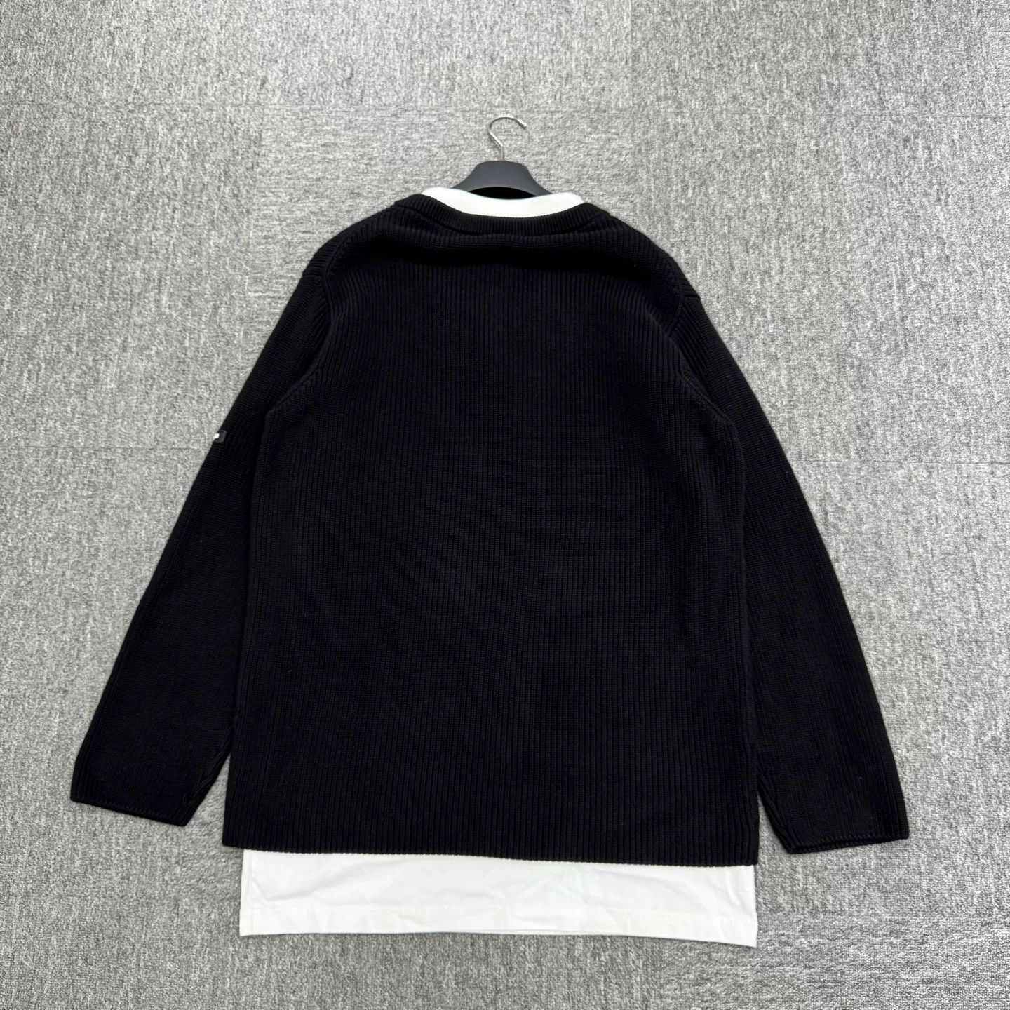 Balenciaga Balenciaga Layered V-Neck Knit Sweater Size M Size US M / EU 48-50 / 2 - 6 Thumbnail