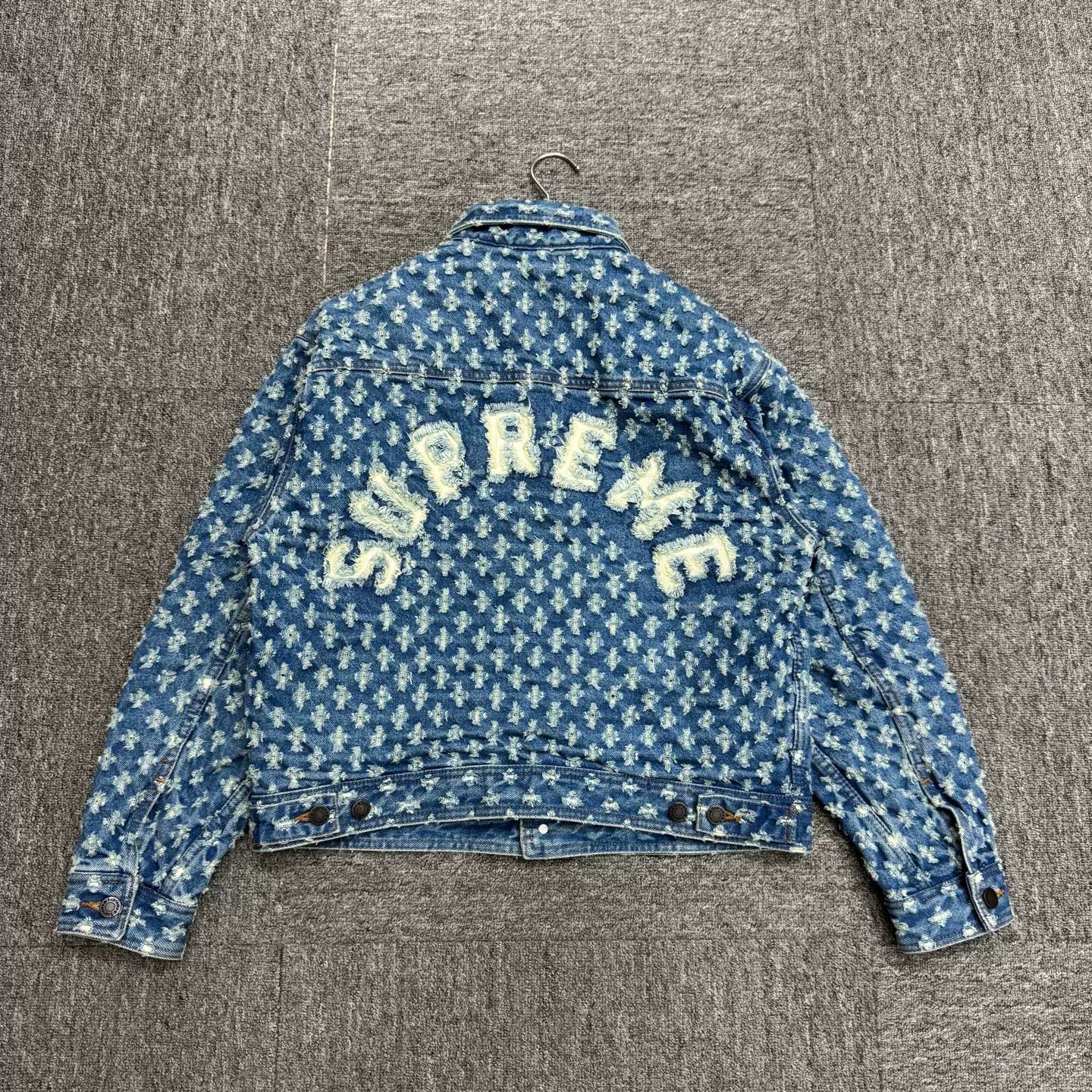 Supreme Supreme Distressed Denim Jacket Size S Size US S / EU 44-46 / 1 - 6 Thumbnail