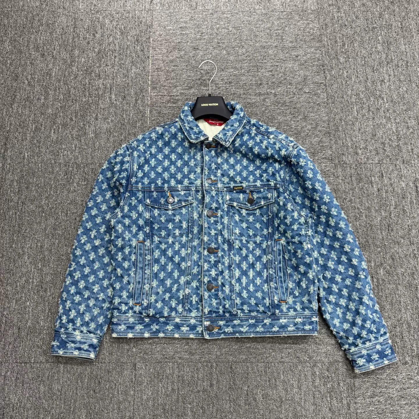 Supreme Supreme Distressed Denim Jacket Size S Size US S / EU 44-46 / 1 - 2 Thumbnail