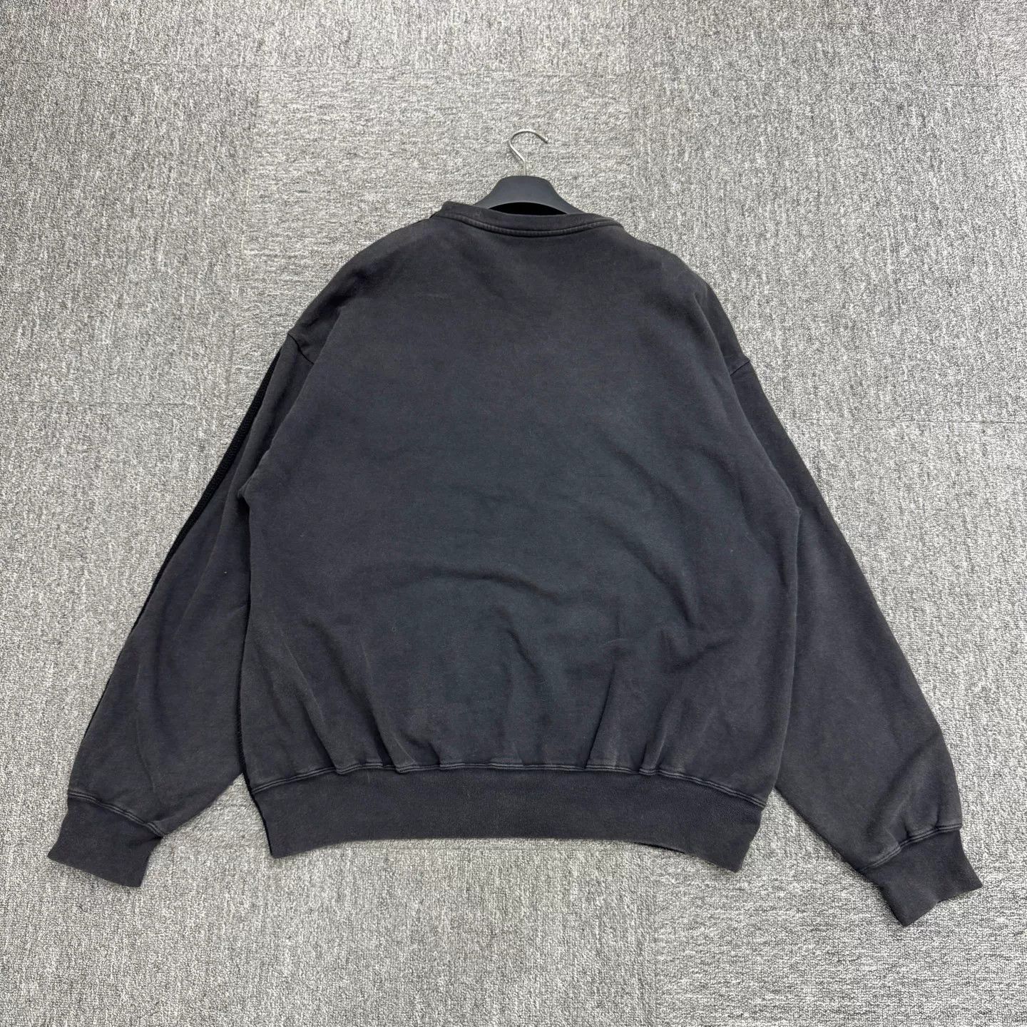 Balenciaga Balenciaga Crest Logo Knit Sweater Size S Size US S / EU 44-46 / 1 - 7 Thumbnail