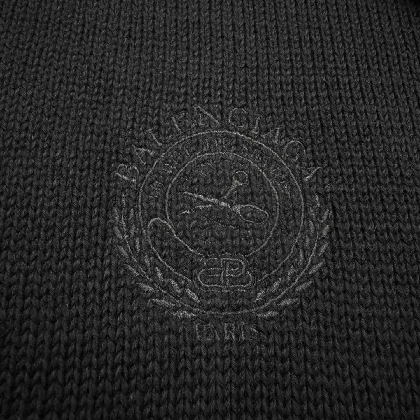 Balenciaga Balenciaga Crest Logo Knit Sweater Size S Size US S / EU 44-46 / 1 - 4 Thumbnail