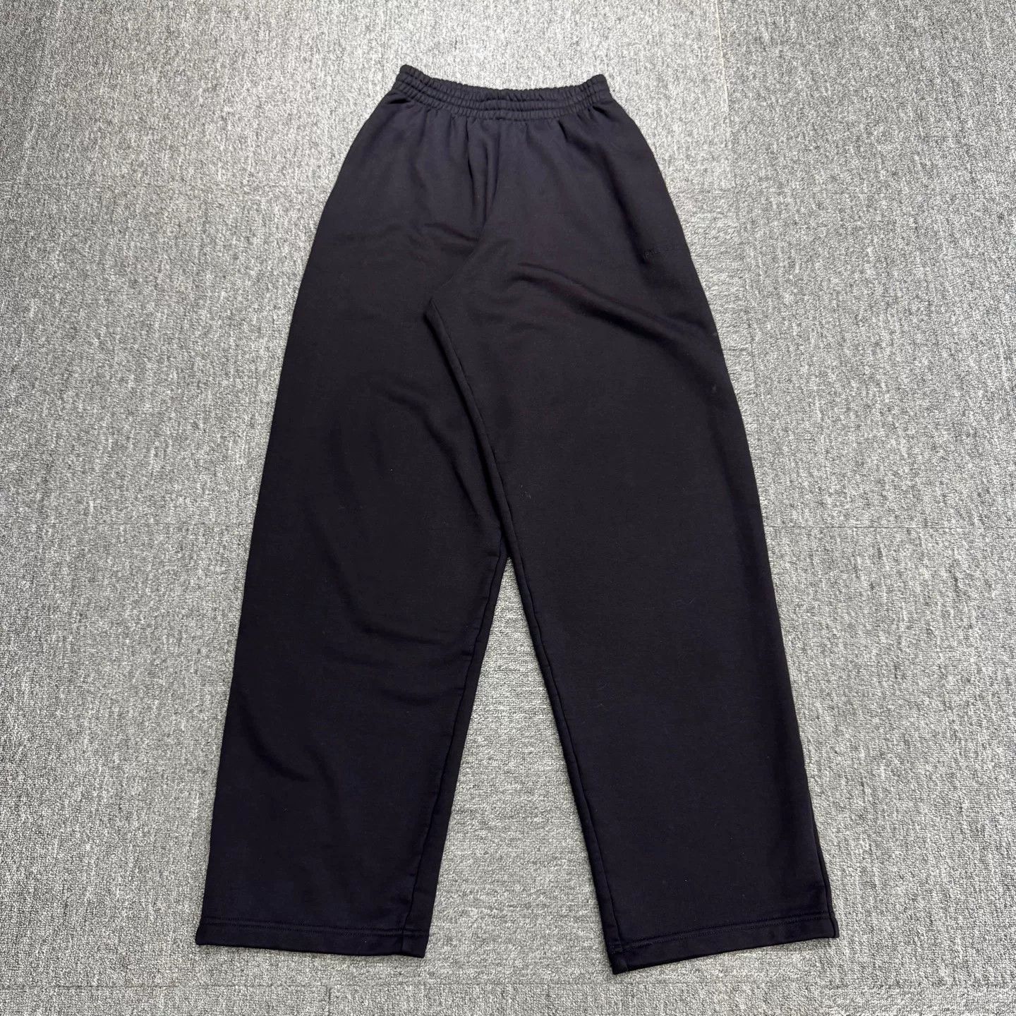 Balenciaga Balenciaga Unisex Logo Sweatpants Size XXS Size US 26 / EU 42 - 2 Thumbnail