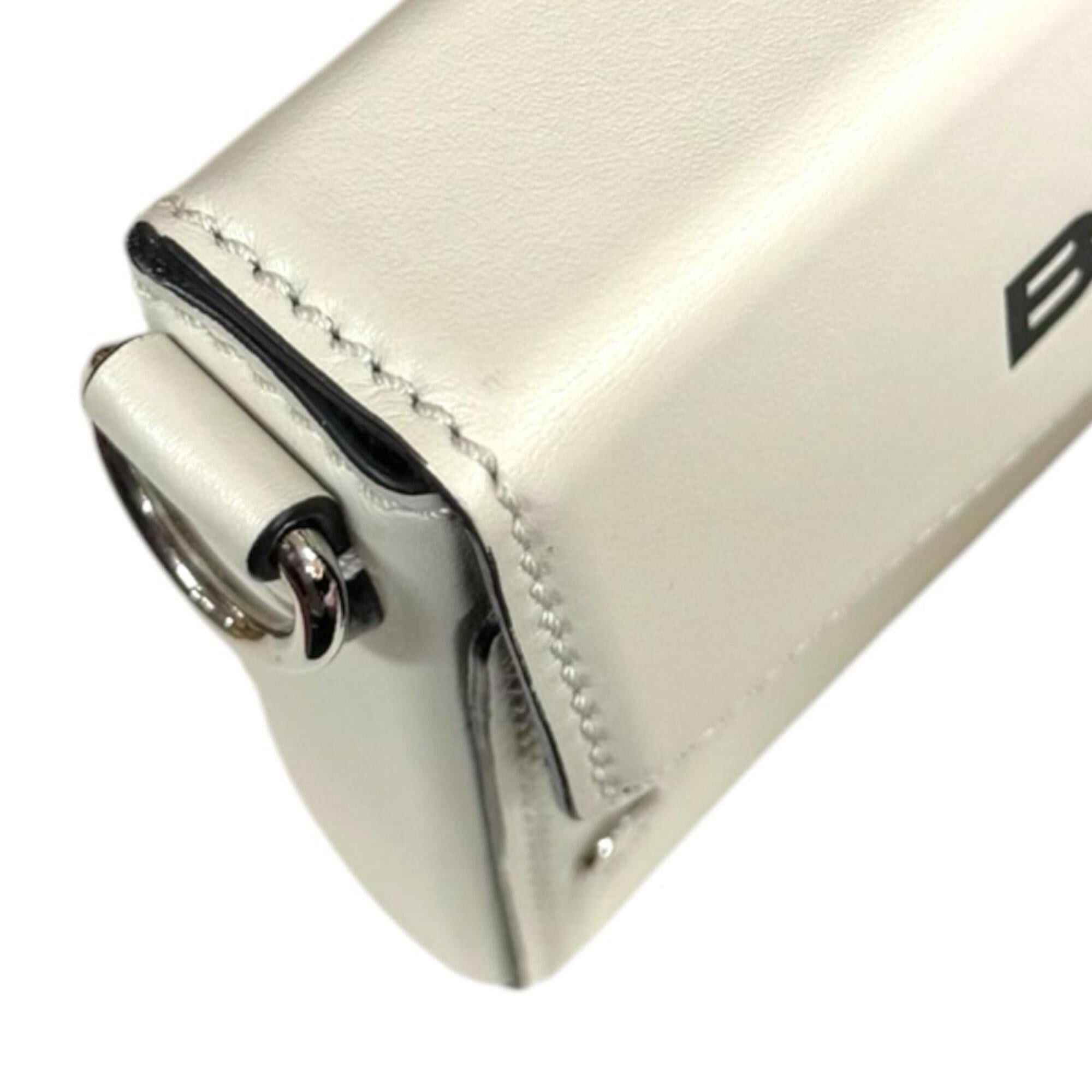 Fendi Fendi x Marc Jacobs Collaboration Baguette Phone Pouch Shoulder Bag, Leather 7AS139, White, Men's/Women's, Used, 2-way Size ONE SIZE - 11 Thumbnail