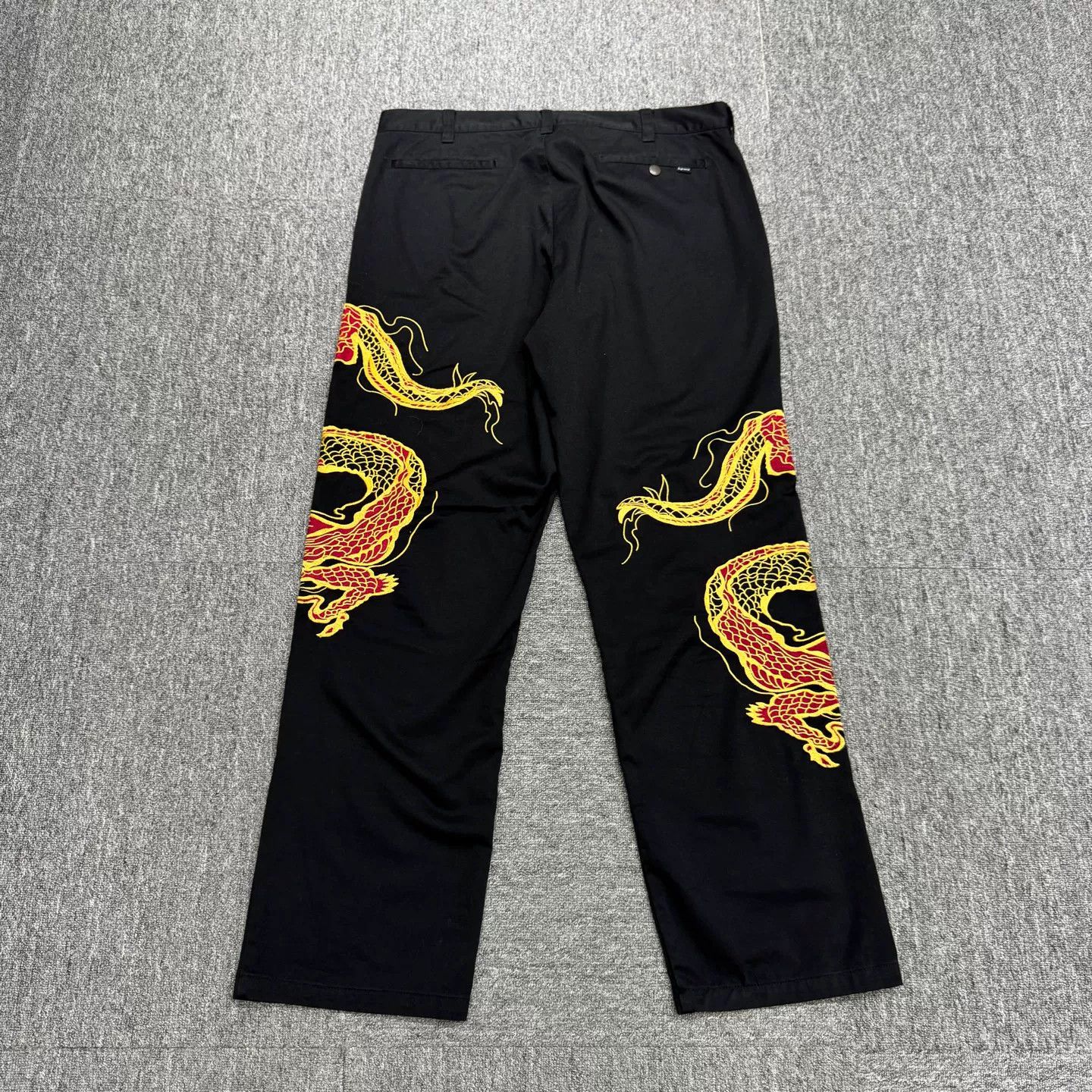 Supreme Supreme Dragon Embroidery Casual Pants Size 36 Size US 36 / EU 52 - 6 Thumbnail