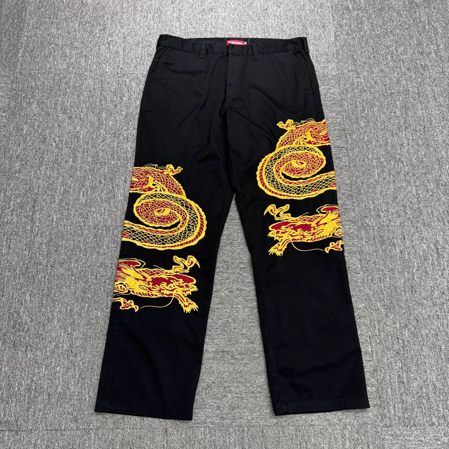Supreme Supreme Dragon Embroidery Casual Pants Size 36 Size US 36 / EU 52 - 2 Thumbnail