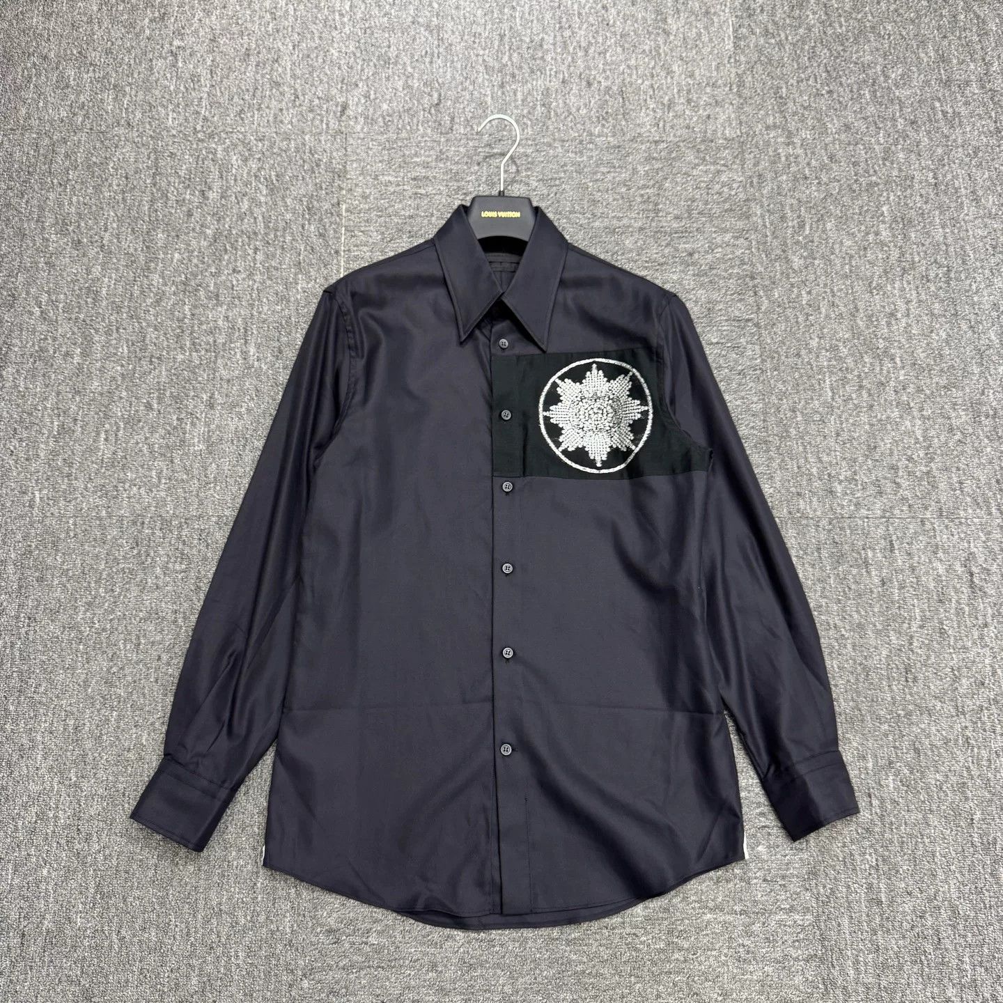 Alexander McQueen Alexander McQueen Embroidered Button Up Shirt Size S Size US S / EU 44-46 / 1 - 2 Thumbnail
