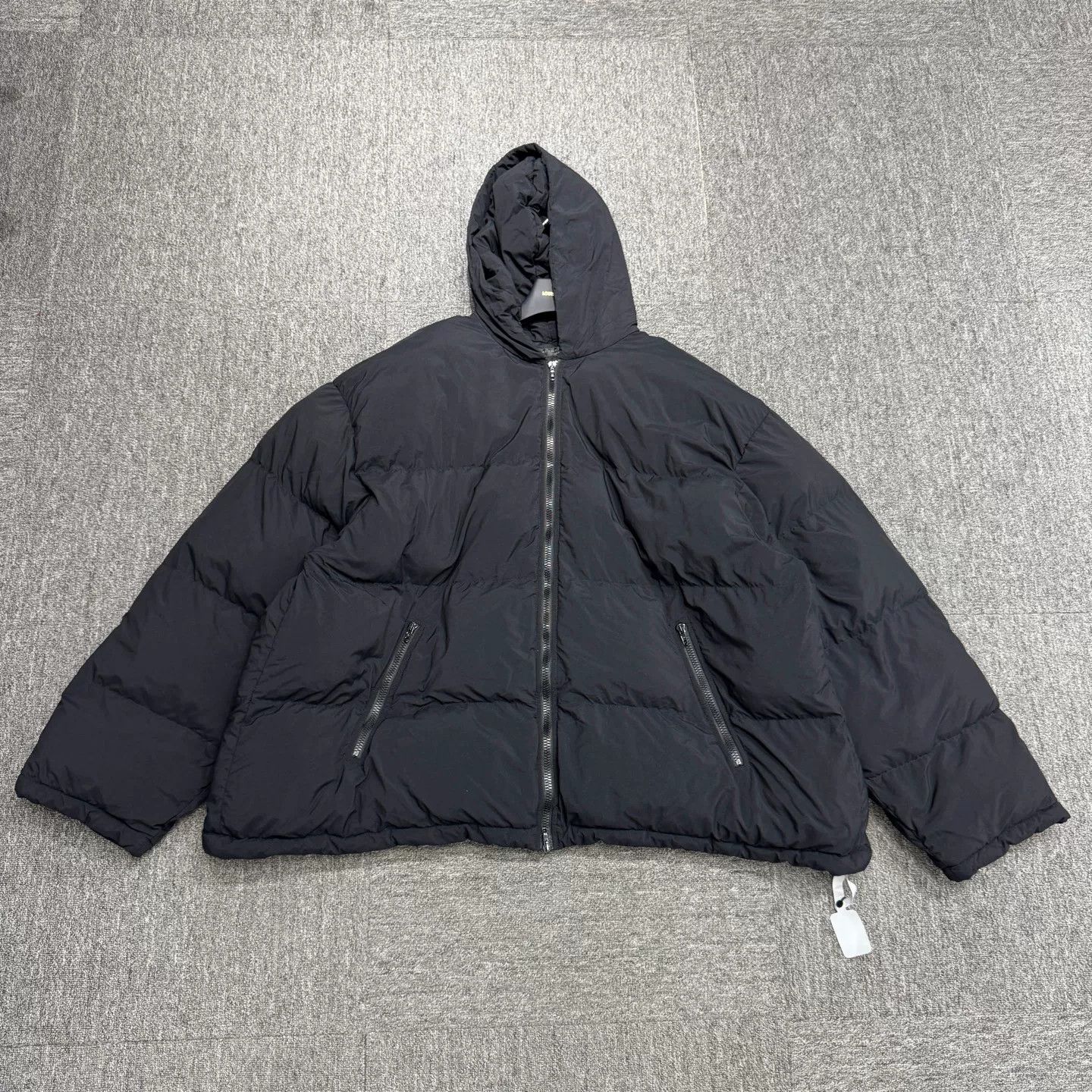 Balenciaga Balenciaga Embroidered Puffer Jacket Size 4 Size US XL / EU 56 / 4 - 2 Thumbnail