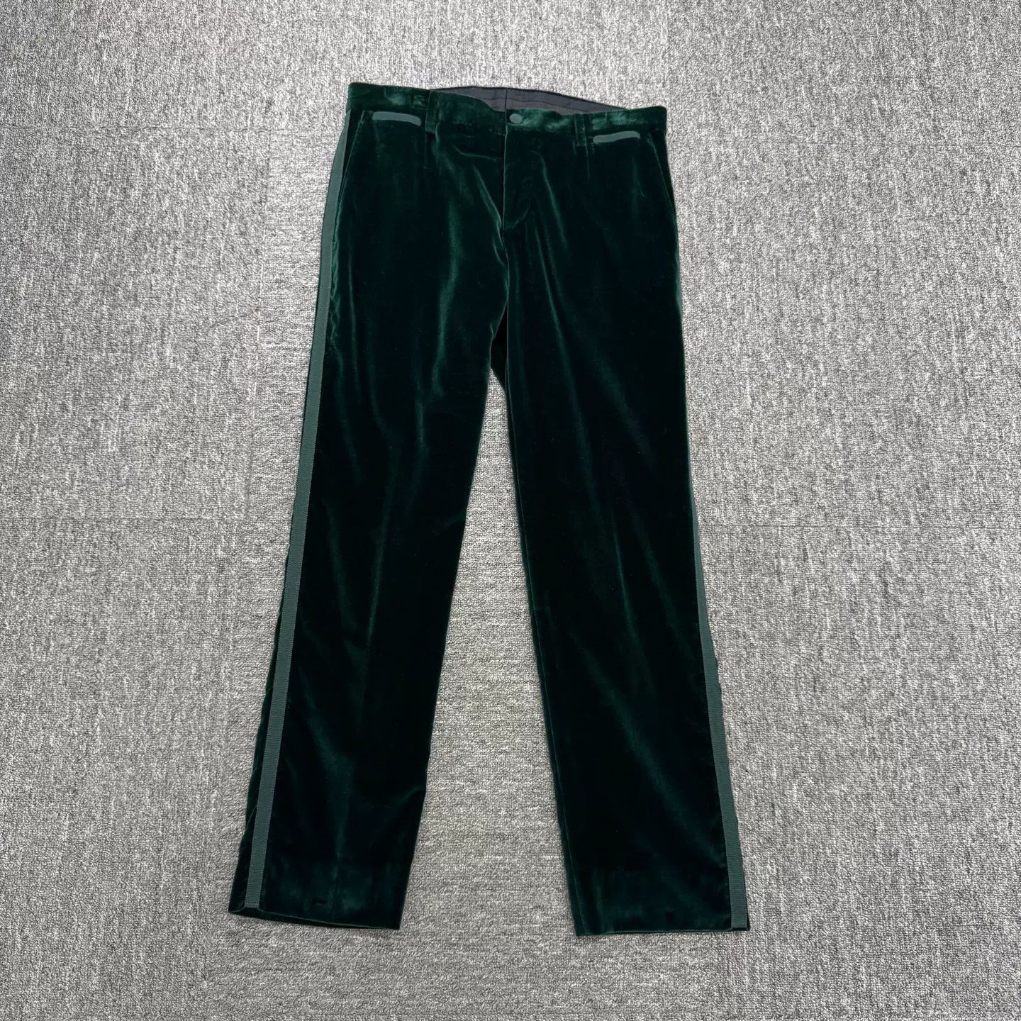Dolce & Gabbana Dolce & Gabbana Green Velvet Casual Pants Size 32 Size US 32 / EU 48 - 2 Thumbnail