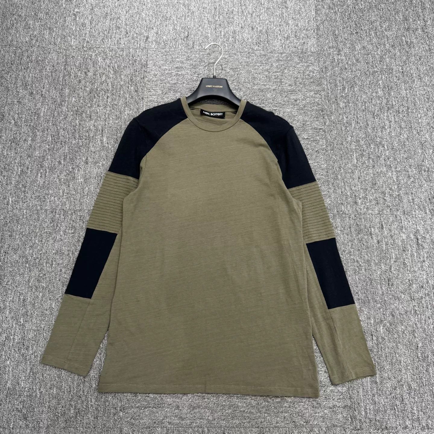 Neil Barrett Neil Barrett Colorblock Long Sleeve T-Shirt Size M Size US M / EU 48-50 / 2 - 2 Thumbnail