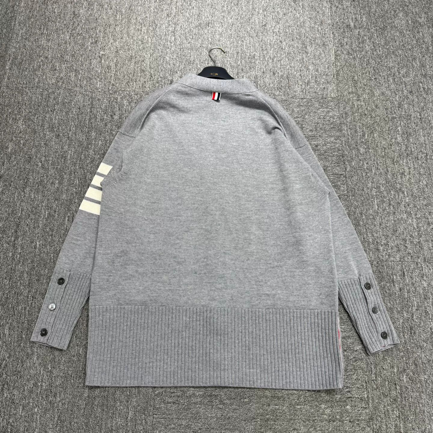 Thom Browne Thom Browne Four-Bar Cardigan Size 0 Size US XS / EU 42 / 0 - 6 Thumbnail