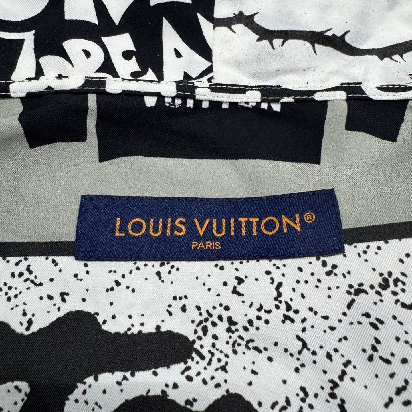 Louis Vuitton Louis Vuitton Graphic Comic Print Shirt Size XL Size US XL / EU 56 / 4 - 3 Thumbnail
