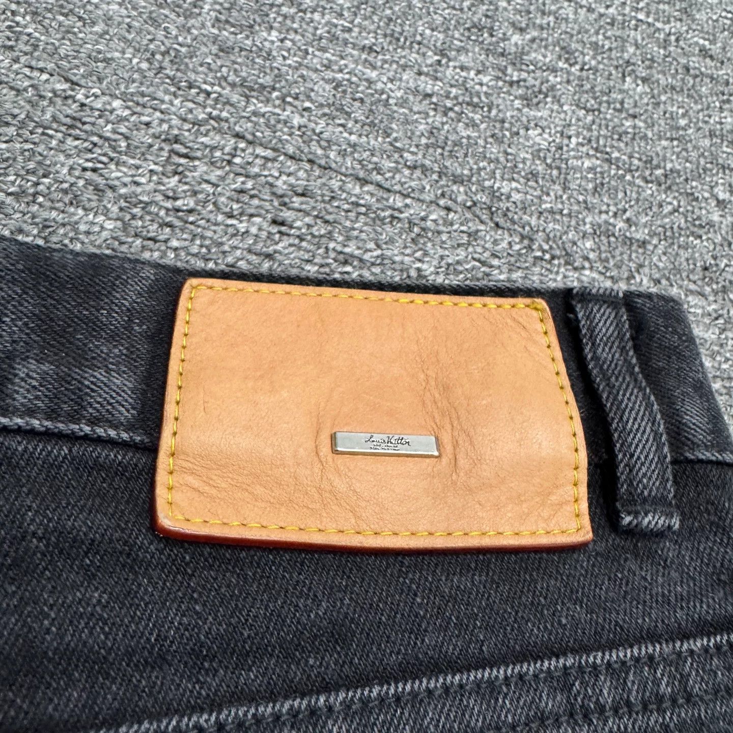 Louis Vuitton Louis Vuitton Leather Patch Denim Jeans Size 30 Size US 30 / EU 46 - 7 Thumbnail