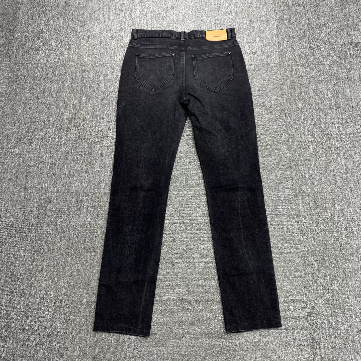 Louis Vuitton Louis Vuitton Leather Patch Denim Jeans Size 30 Size US 30 / EU 46 - 6 Thumbnail