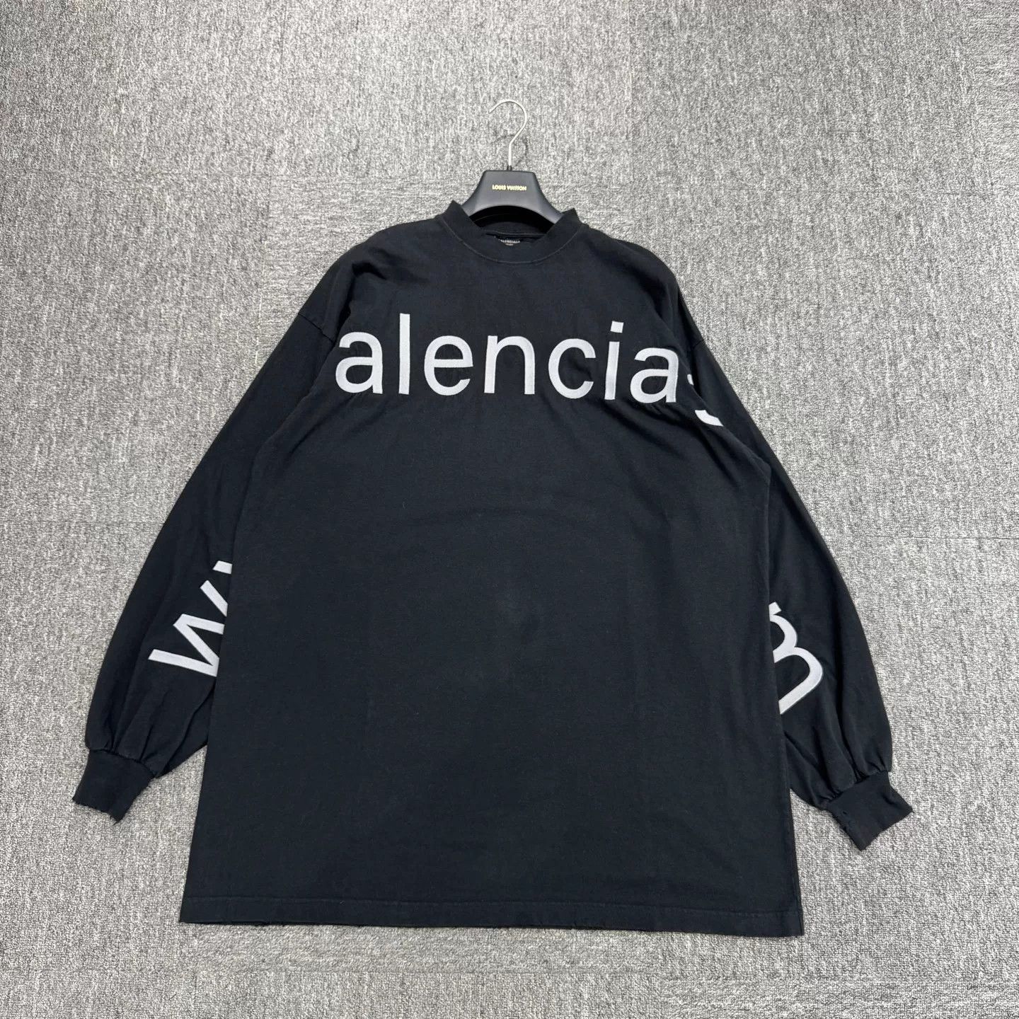 Balenciaga Balenciaga Embroidered Logo Long Sleeve T-Shirt Size M Size US M / EU 48-50 / 2 - 2 Thumbnail