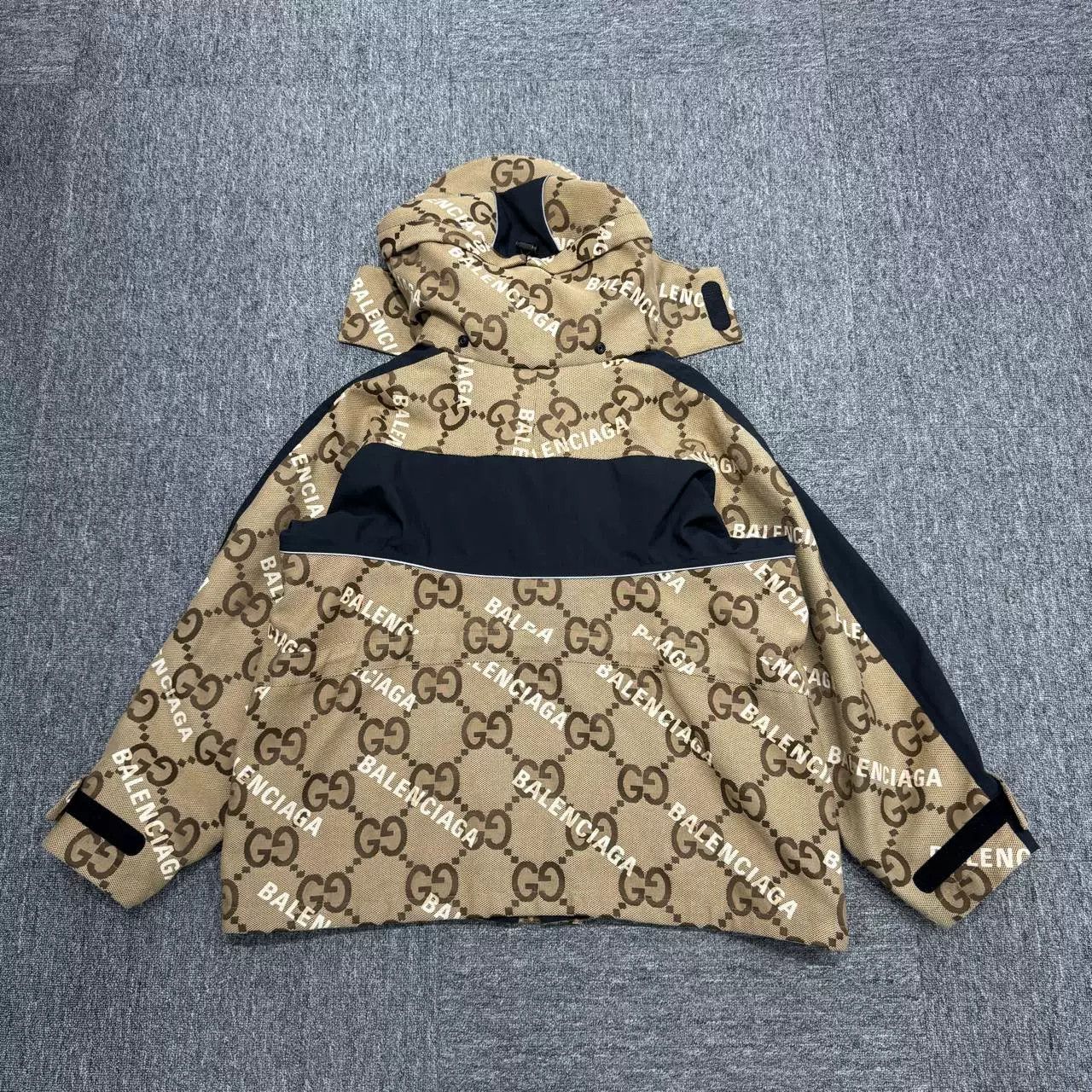 Balenciaga × Gucci Gucci x Balenciaga Monogram Windbreaker Size XXS Size US XXS / EU 40 - 5 Thumbnail