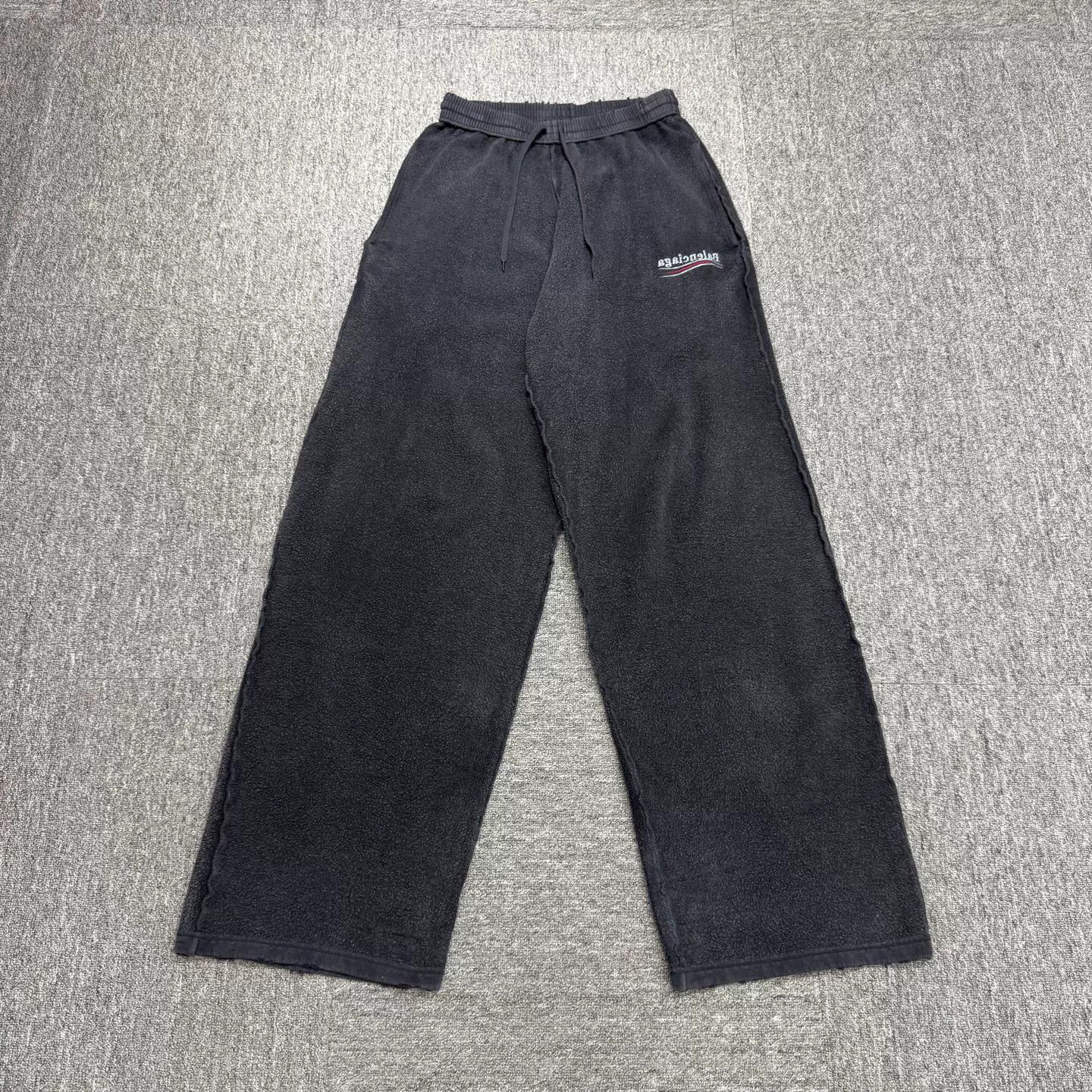 Balenciaga Balenciaga Logo Fleece Sweatpants Size XS Size US 28 / EU 44 - 2 Thumbnail