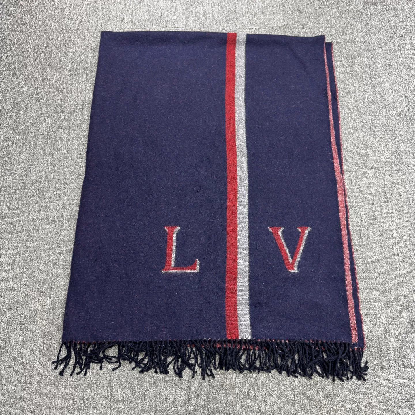 Louis Vuitton Louis Vuitton Striped Logo Wool Blanket Size One Size Size ONE SIZE - 2 Thumbnail