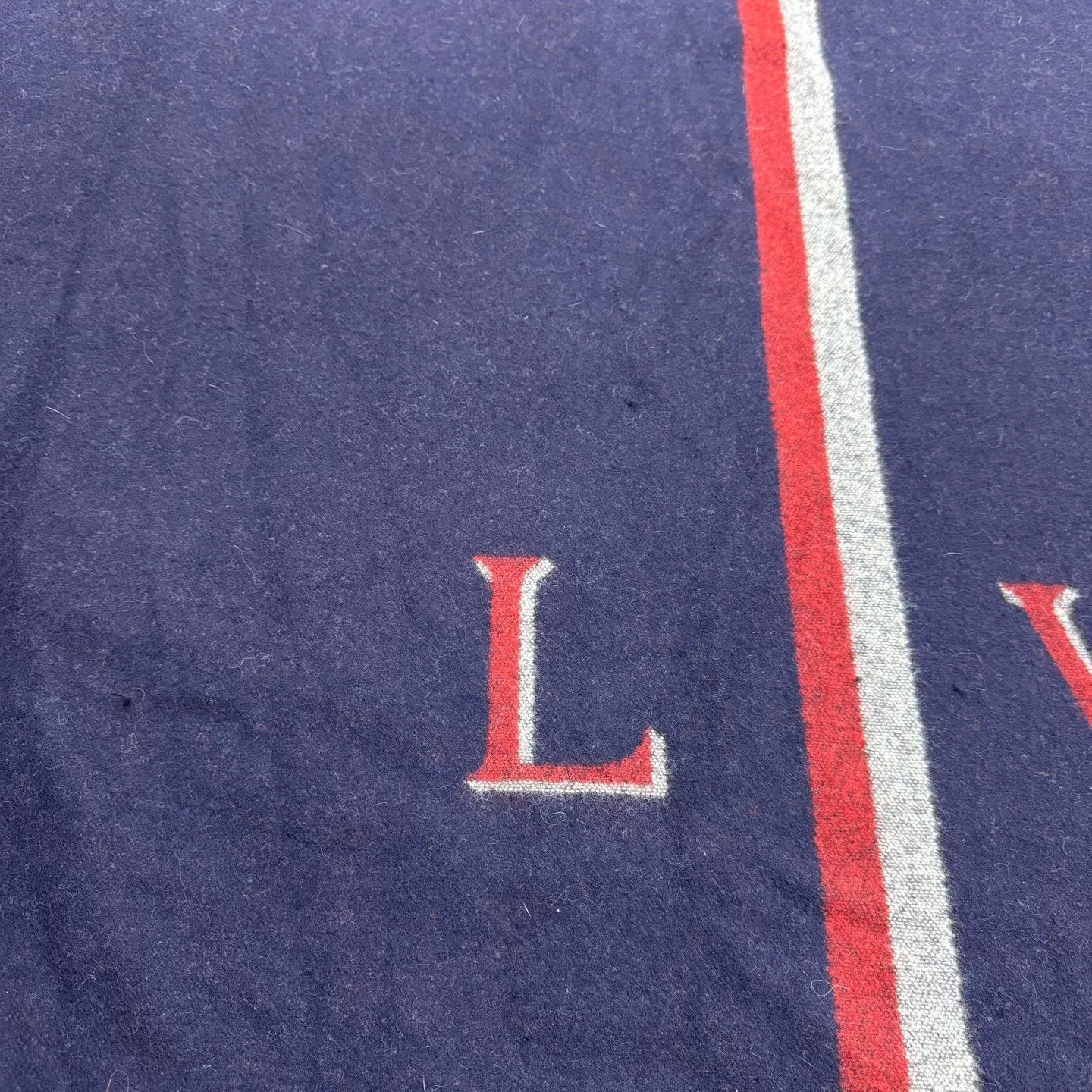 Louis Vuitton Louis Vuitton Striped Logo Wool Blanket Size One Size Size ONE SIZE - 4 Thumbnail