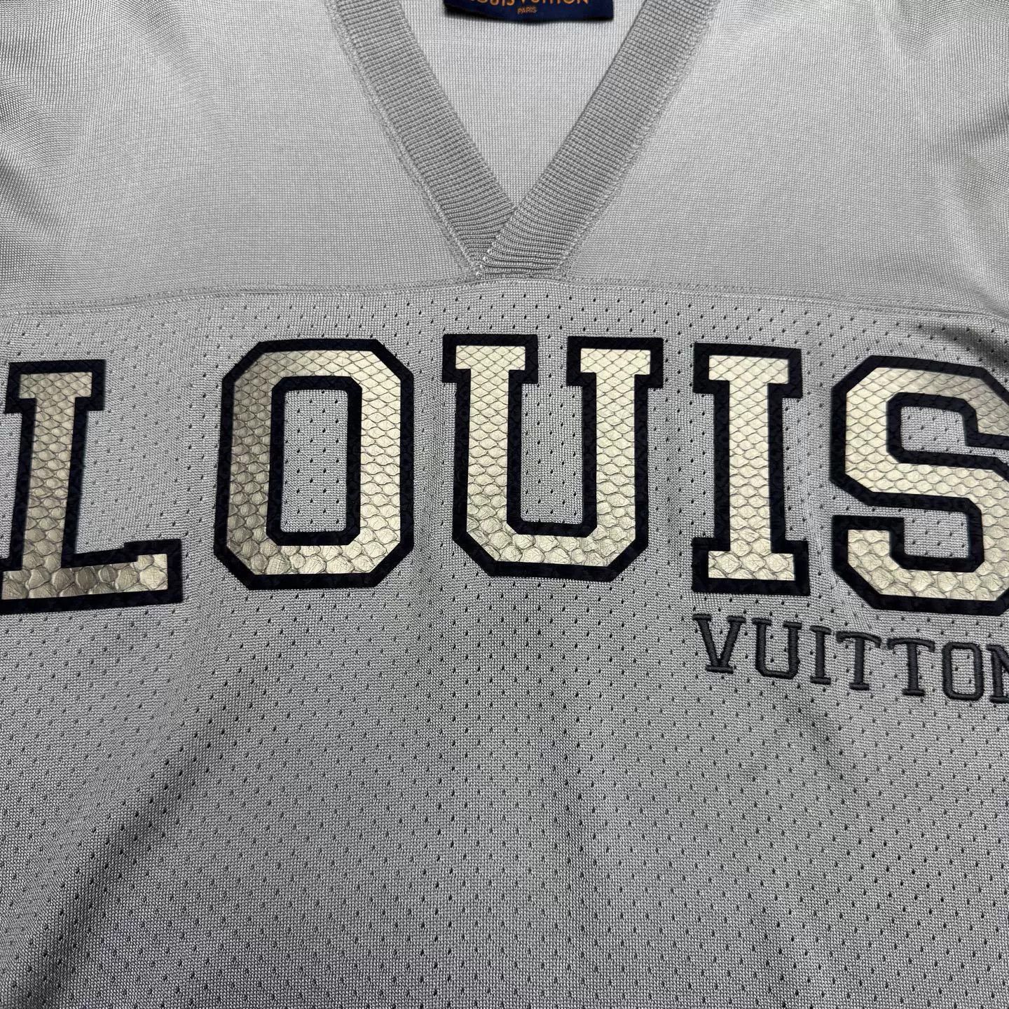 Louis Vuitton Louis Vuitton Snake Skin Logo T-Shirt Size M Size US M / EU 48-50 / 2 - 5 Thumbnail