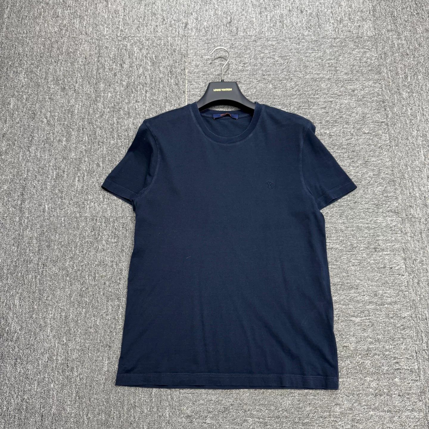 Louis Vuitton Louis Vuitton Embroidered Logo T-Shirt Size XS Size US XS / EU 42 / 0 - 2 Thumbnail