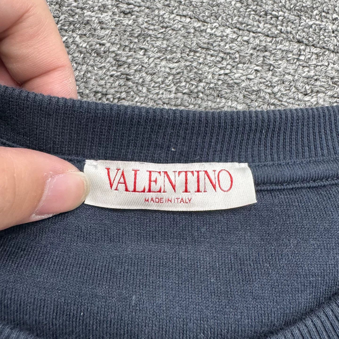 Valentino Valentino V Logo Embroidered Sweatshirt Size XL Size US XL / EU 56 / 4 - 4 Thumbnail