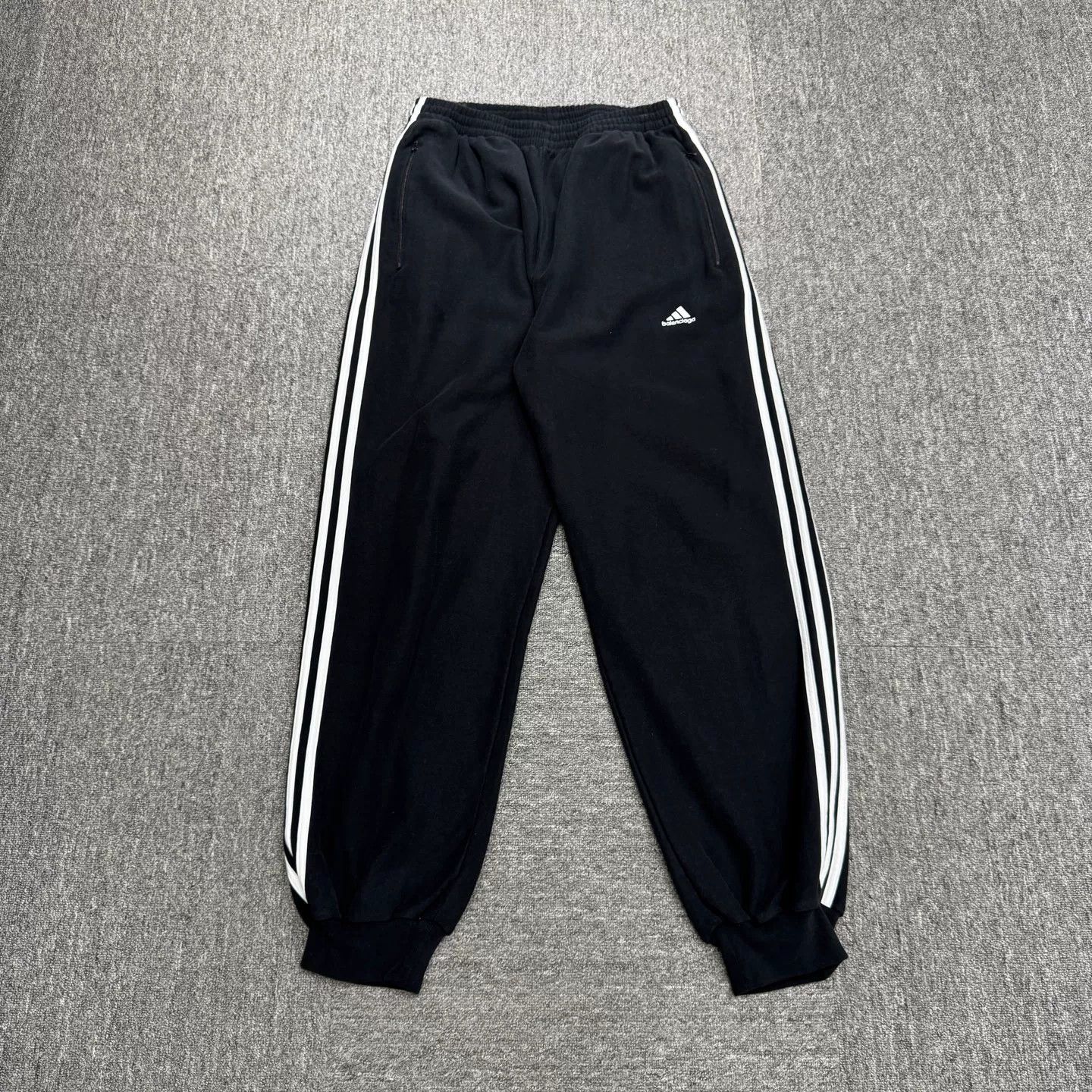 Balenciaga Balenciaga x Adidas Logo Sweatpants Size M Size US 32 / EU 48 - 2 Thumbnail