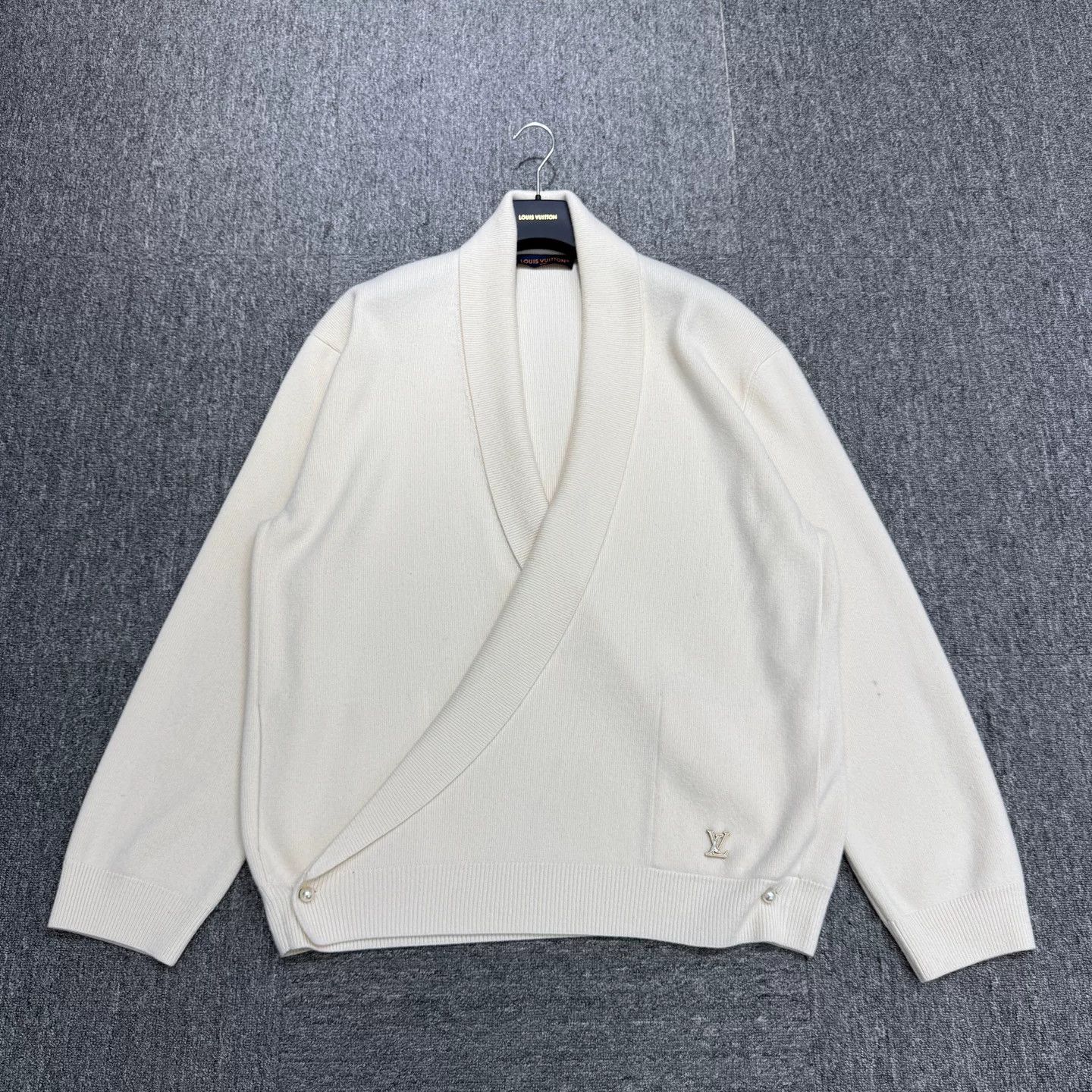 Louis Vuitton Louis Vuitton Shawl Collar Wool Sweater Size XL Size US XL / EU 56 / 4 - 2 Thumbnail
