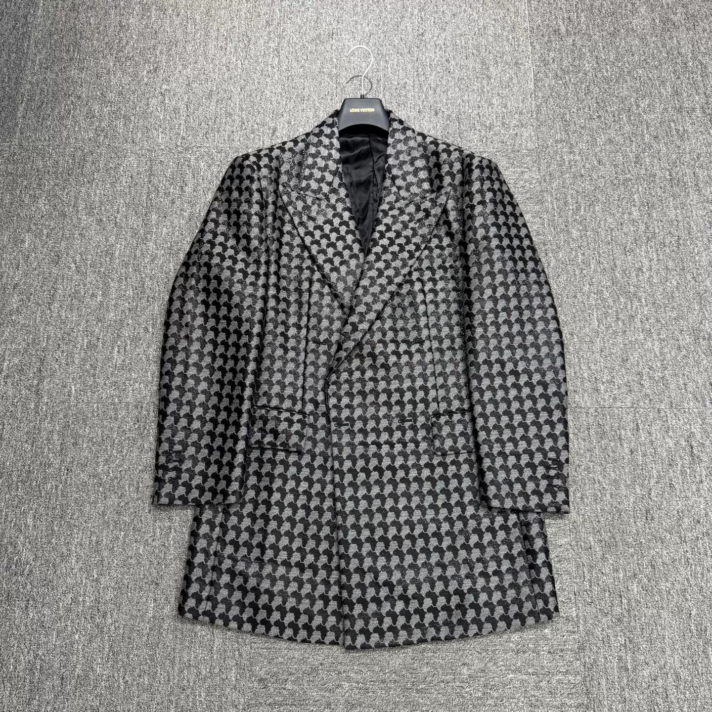 Louis Vuitton Louis Vuitton Houndstooth Pattern Coat Size 48 Size US M / EU 48-50 / 2 - 2 Thumbnail