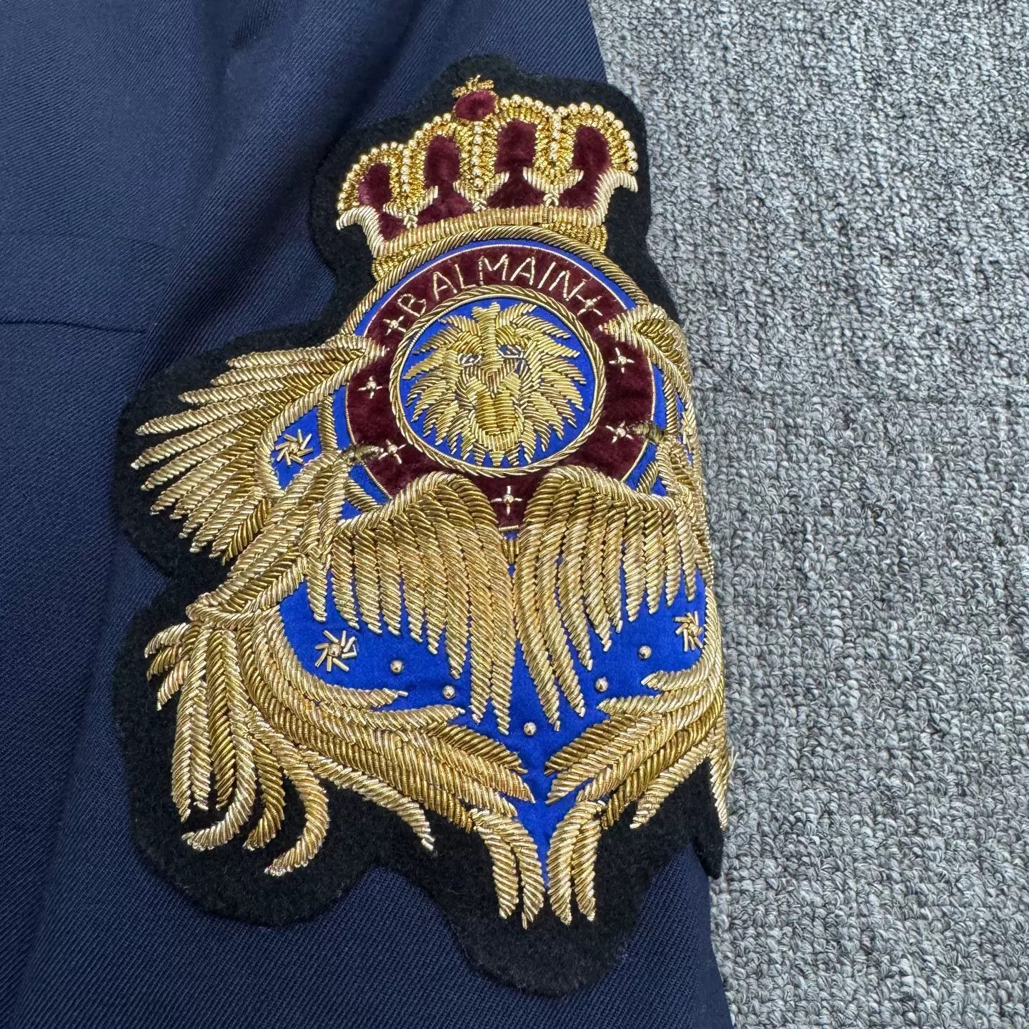 Balmain Balmain Embroidered Crest Blazer Size M Size 40R - 6 Thumbnail