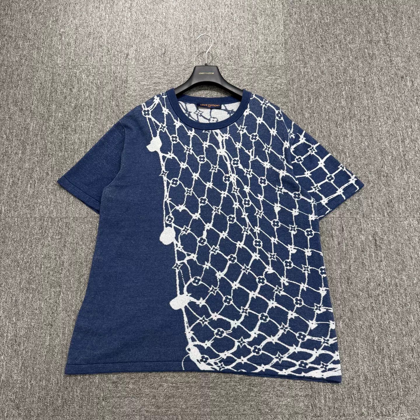 Louis Vuitton Louis Vuitton Monogram Net T-Shirt Size XL Size US XL / EU 56 / 4 - 2 Thumbnail