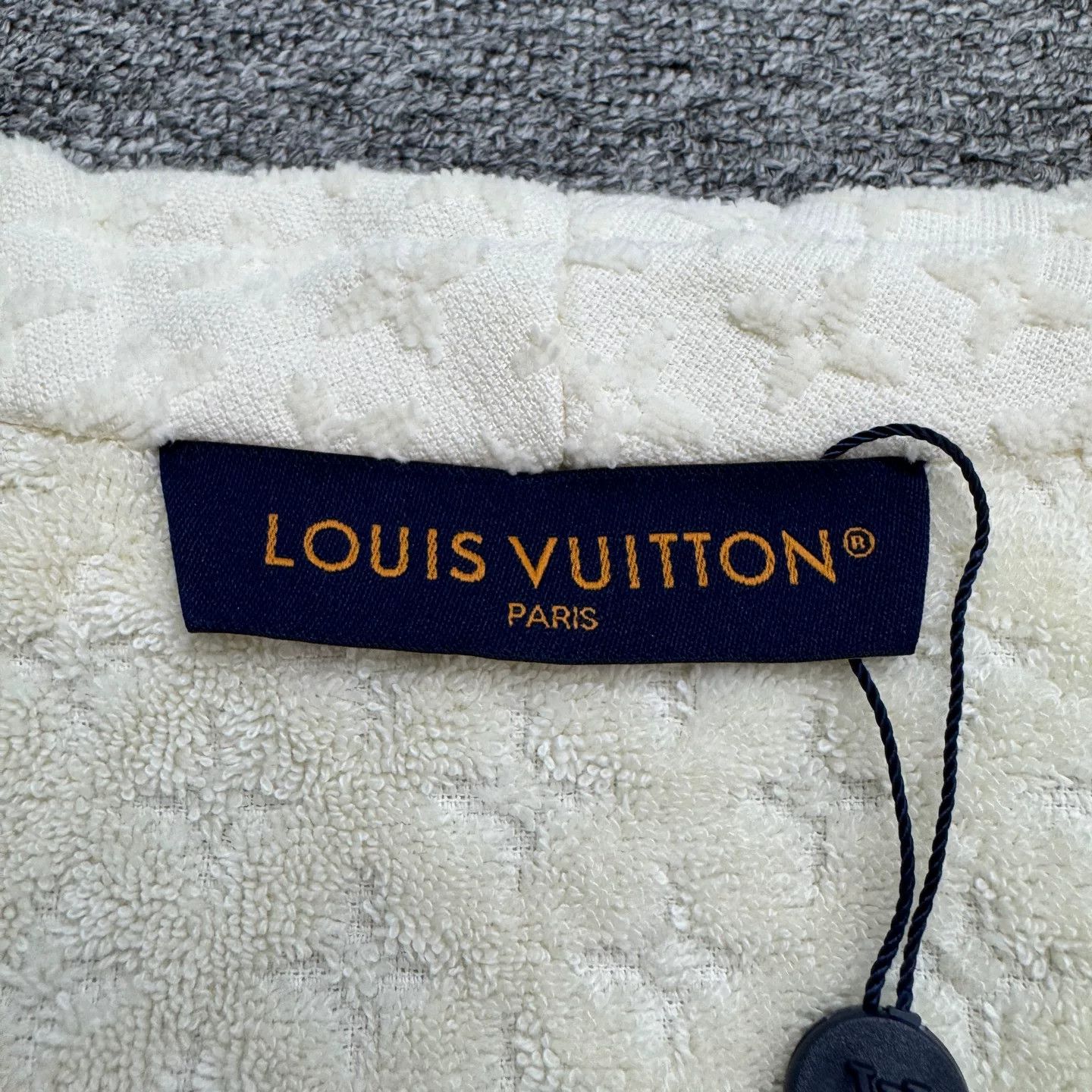 Louis Vuitton Louis Vuitton Monogram Towel Shirt Size S Size US S / EU 44-46 / 1 - 4 Thumbnail