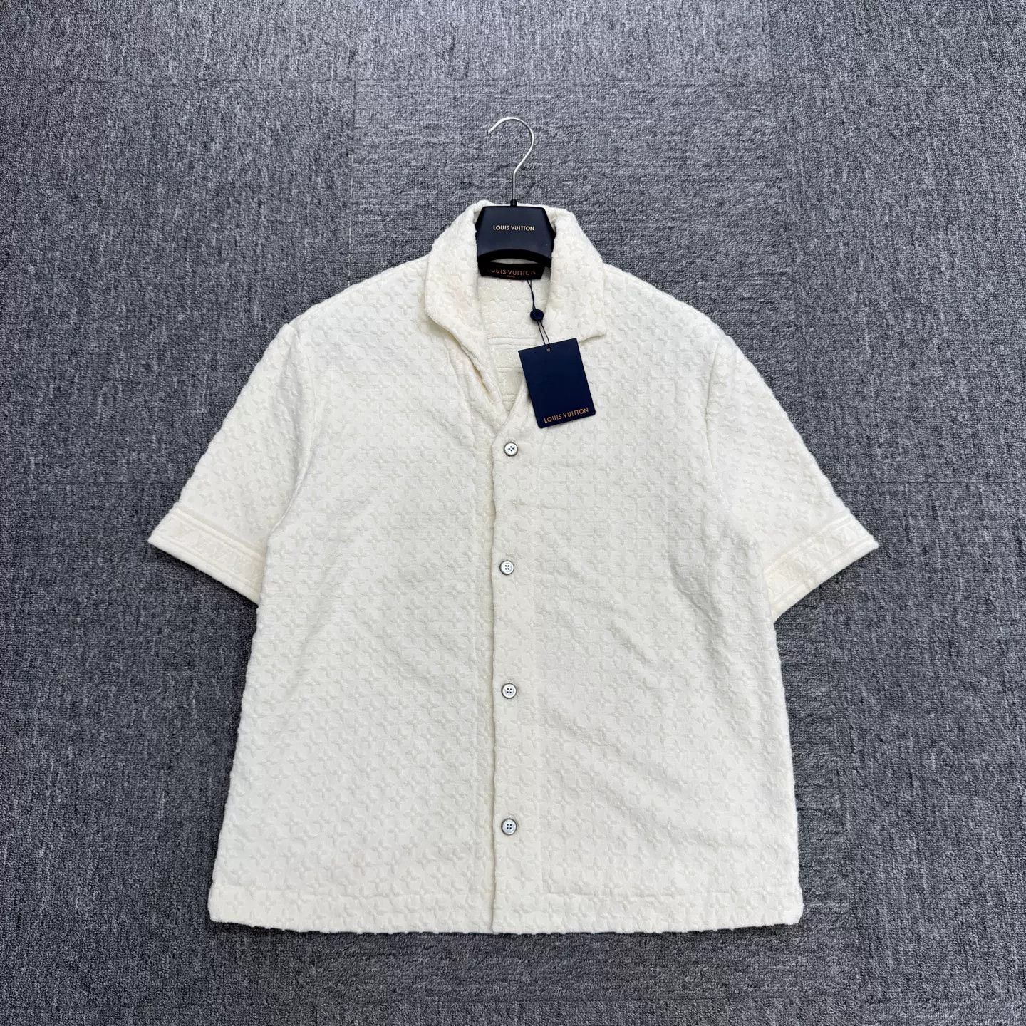 Louis Vuitton Louis Vuitton Monogram Towel Shirt Size S Size US S / EU 44-46 / 1 - 3 Thumbnail