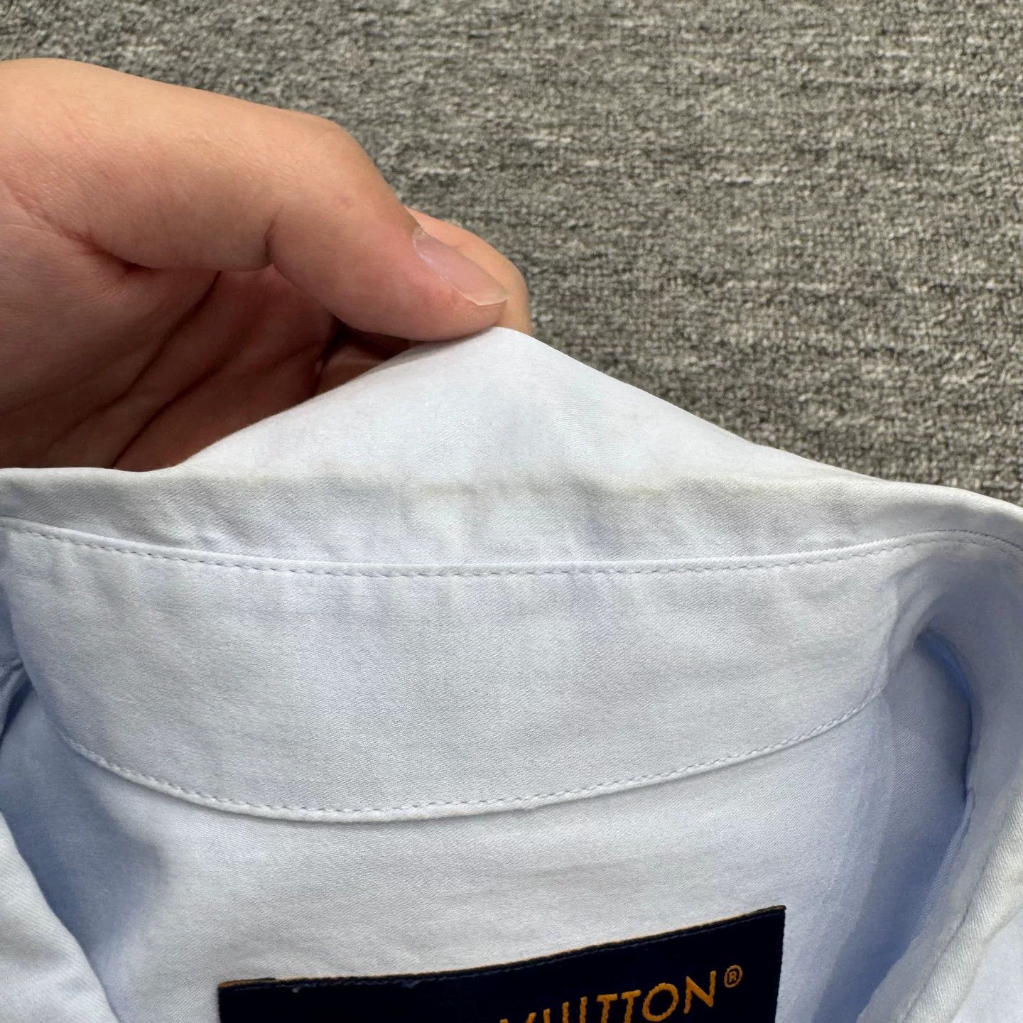 Louis Vuitton Louis Vuitton Embroidered Crest Shirt Size XS Size US XS / EU 42 / 0 - 4 Thumbnail