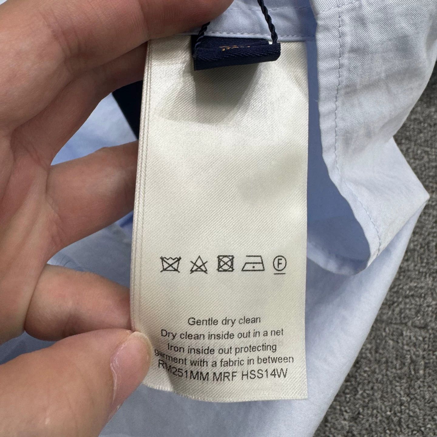 Louis Vuitton Louis Vuitton Embroidered Crest Shirt Size XS Size US XS / EU 42 / 0 - 6 Thumbnail