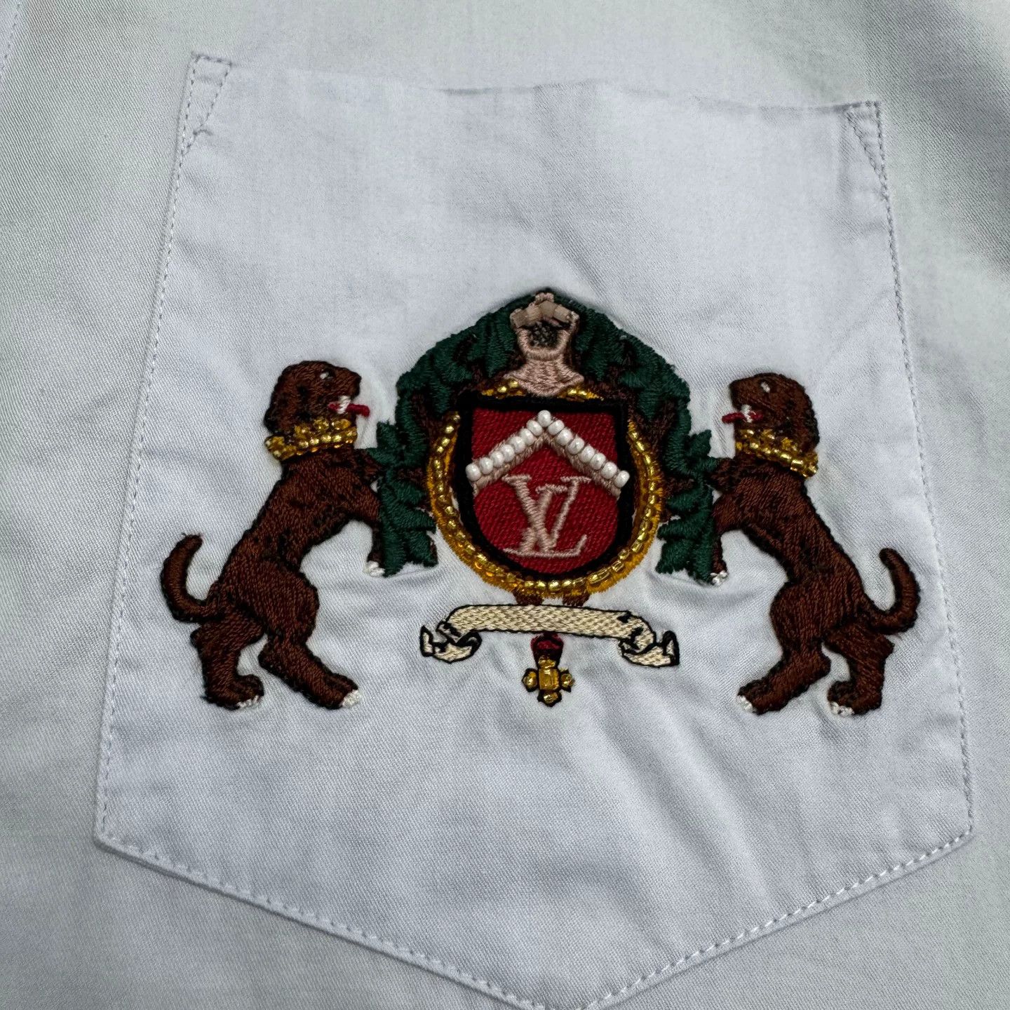 Louis Vuitton Louis Vuitton Embroidered Crest Shirt Size XS Size US XS / EU 42 / 0 - 5 Thumbnail