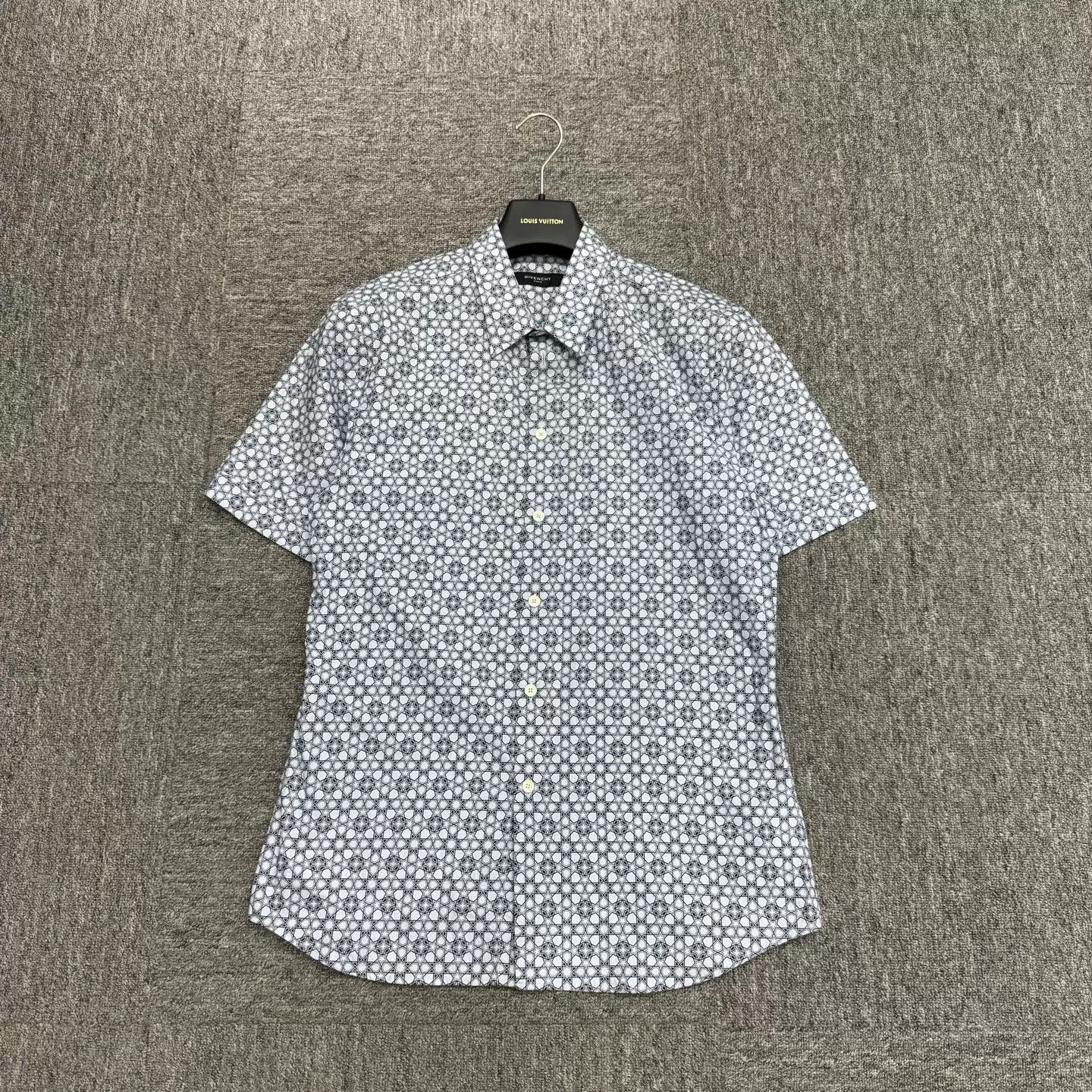 Givenchy Givenchy Star Print Button Up Shirt US M Size US M / EU 48-50 / 2 - 2 Thumbnail