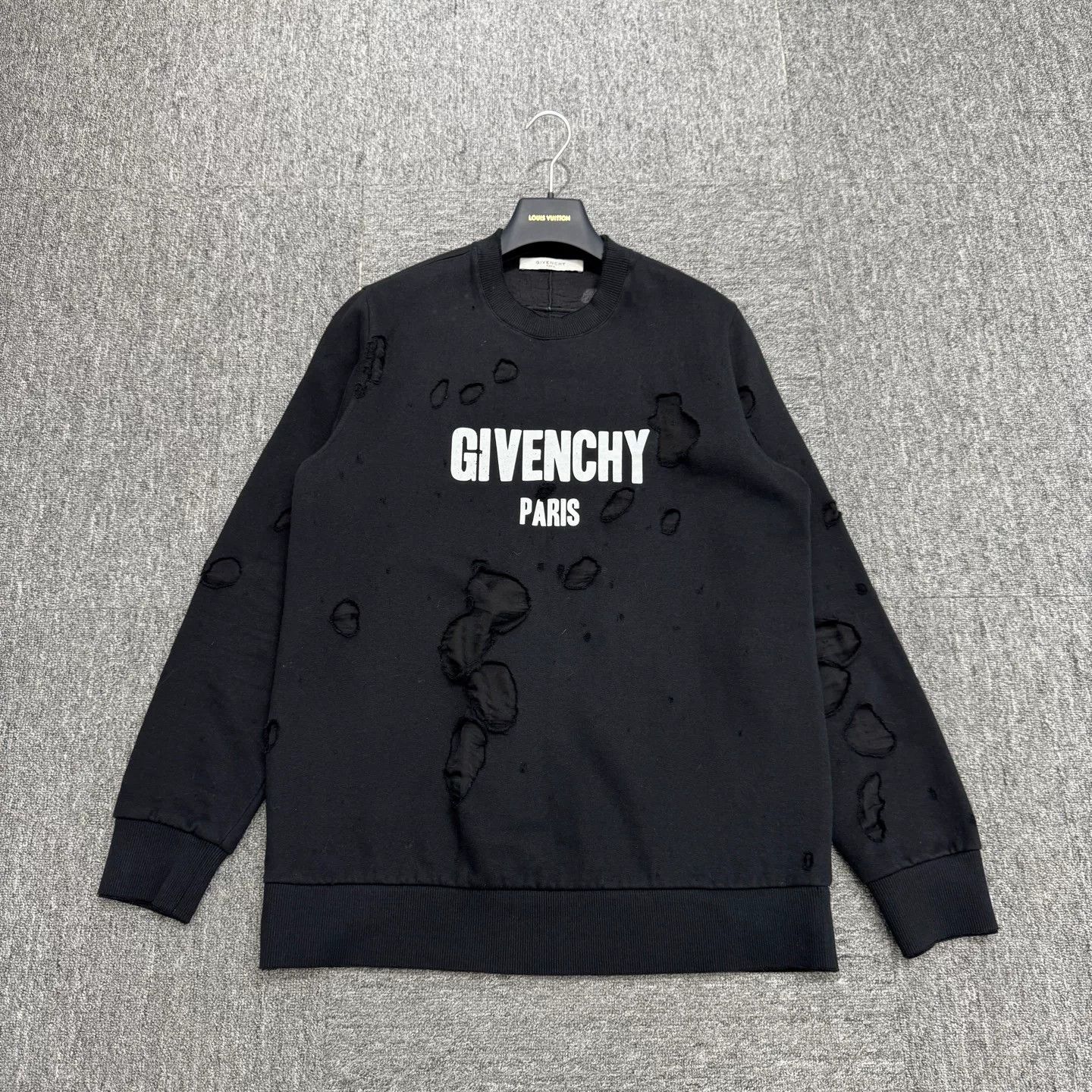 Givenchy Givenchy Distressed Logo Sweatshirt Size S Size US S / EU 44-46 / 1 - 2 Thumbnail