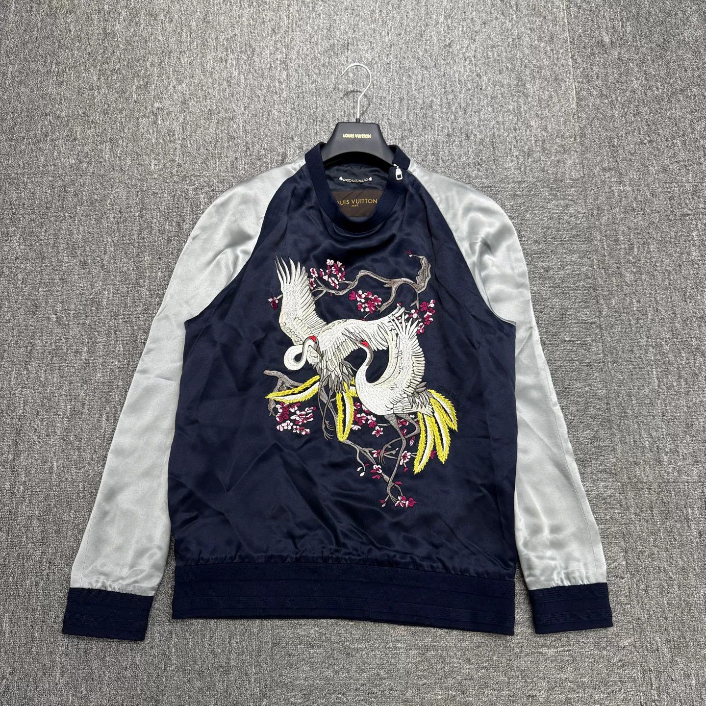 Louis Vuitton Louis Vuitton Crane Embroidery Bomber Jacket Size L Size US L / EU 52-54 / 3 - 2 Thumbnail