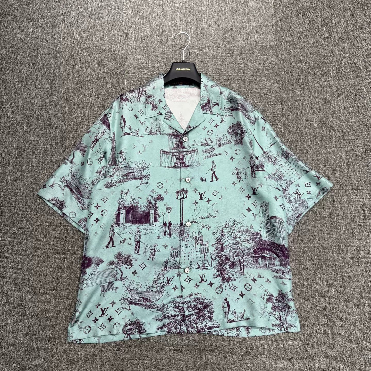 Louis Vuitton Louis Vuitton Monogram Silk Shirt Size M Size US M / EU 48-50 / 2 - 2 Thumbnail