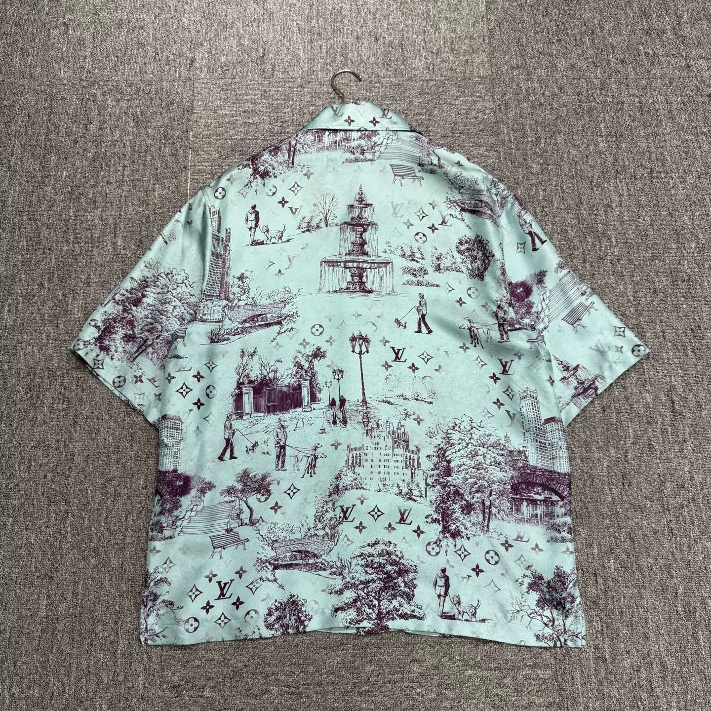 Louis Vuitton Louis Vuitton Monogram Silk Shirt Size M Size US M / EU 48-50 / 2 - 6 Thumbnail