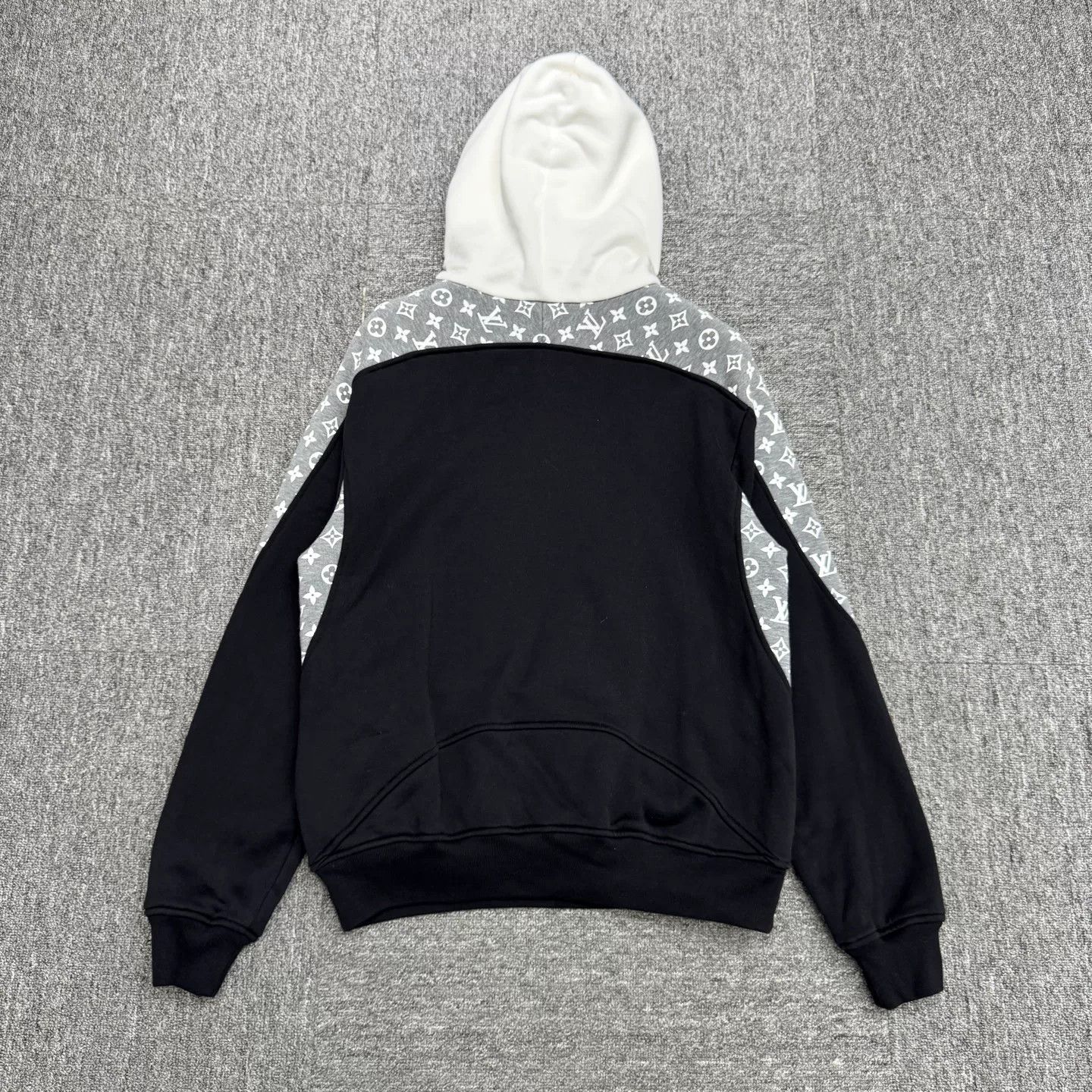 Louis Vuitton Louis Vuitton Monogram Panel Hoodie Size XS Size US XS / EU 42 / 0 - 6 Thumbnail