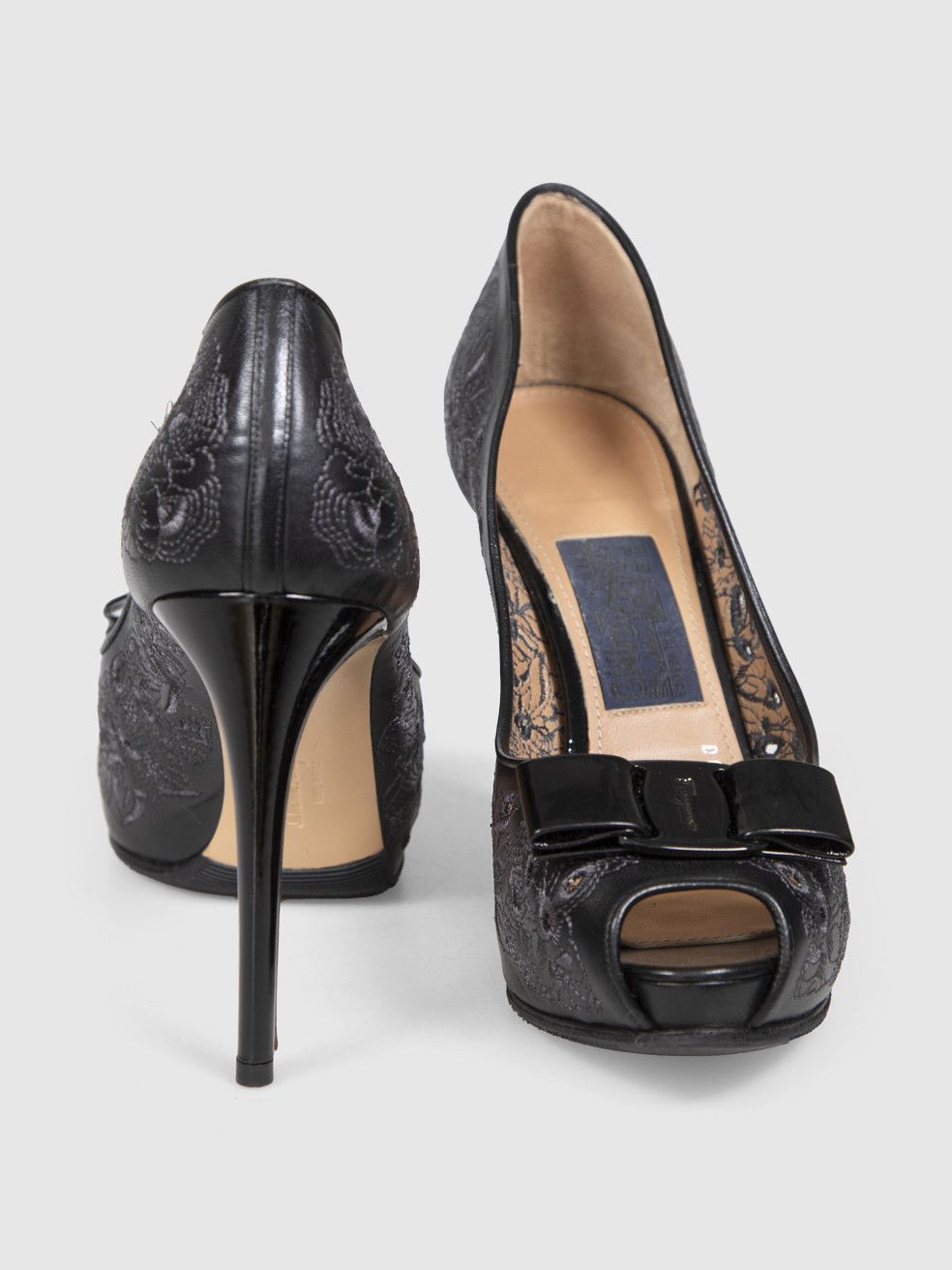 Salvatore Ferragamo Black Leather Cut Out Bow Heels Size US 9 / IT 39 - 3 Thumbnail